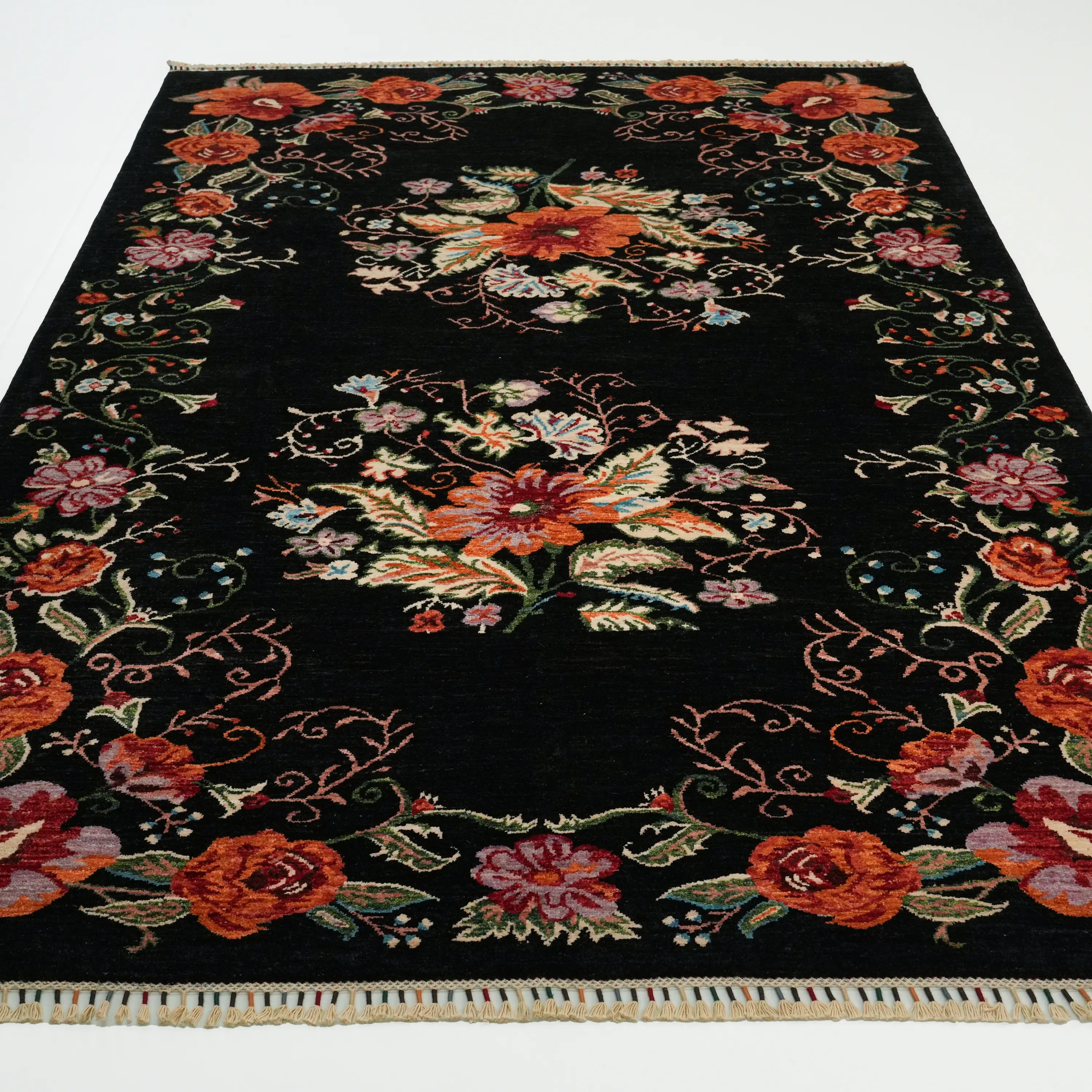 El Dokuma Siyah Karabağ Desenli Yün Siyah Halı