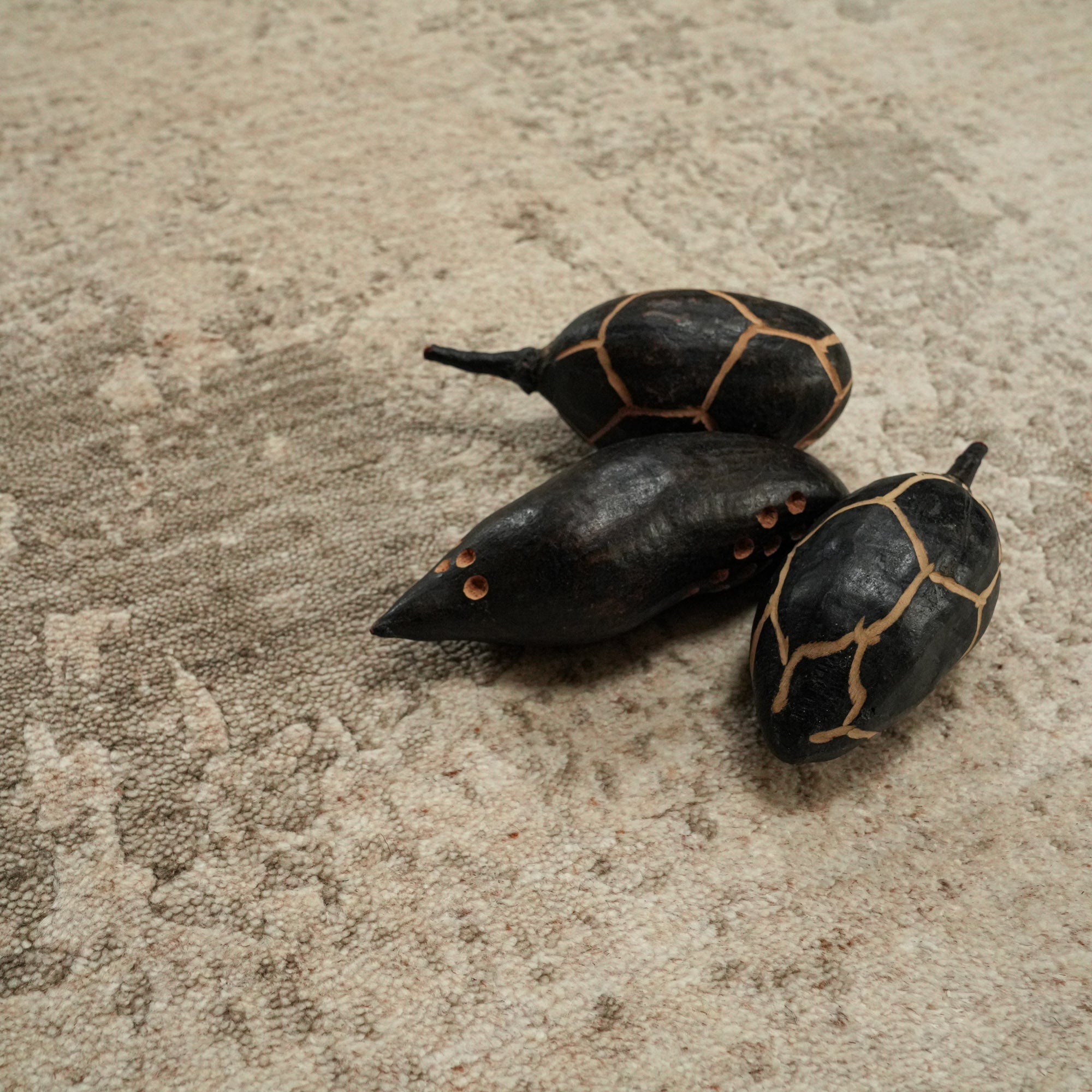 Tezgah Dokuma Soyut Desenli Bej Halı