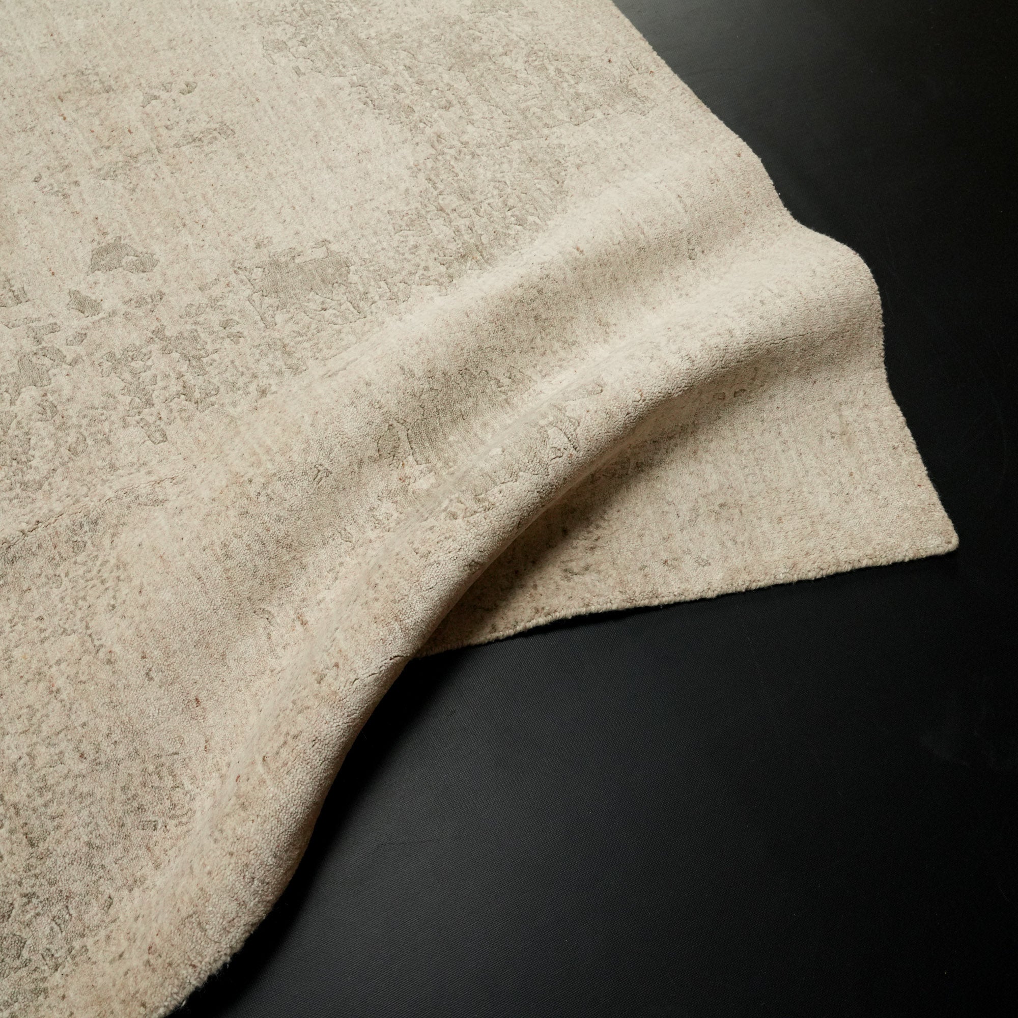 Tezgah Dokuma Soyut Desenli Bej Halı