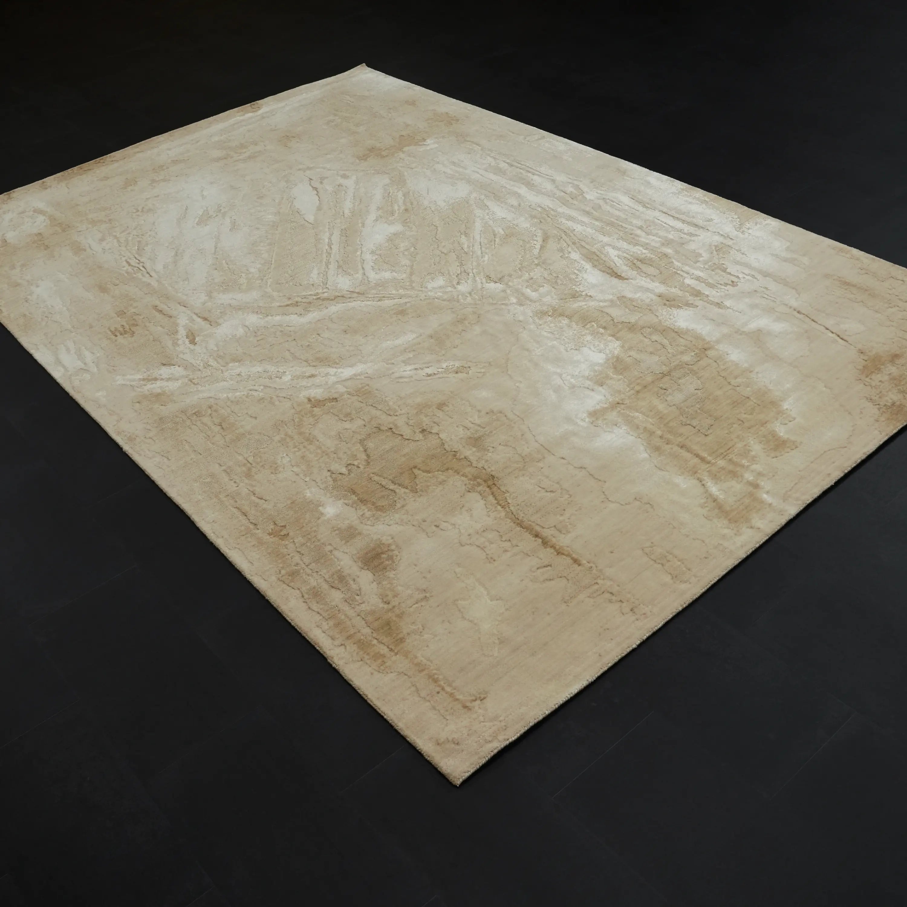 Soyut Desenli Bej Yün Tezgah Dokuma Halı