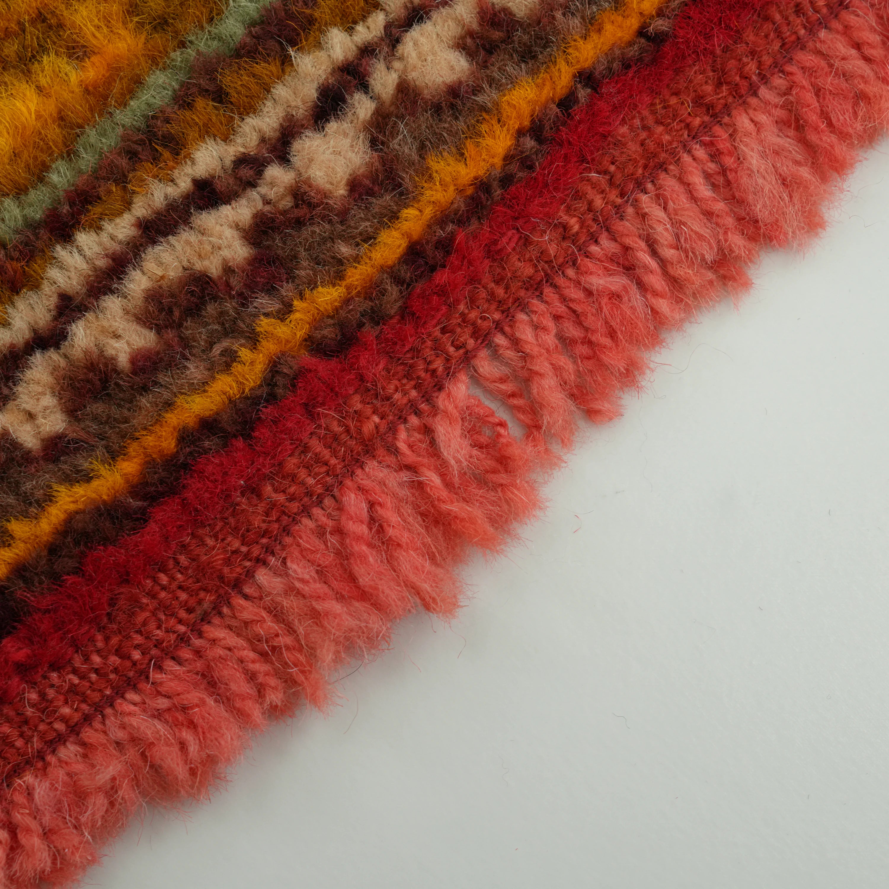 El Dokuma Uşak Desenli Kırmızı Kök Boyalı 130 Yaş Yün Halı