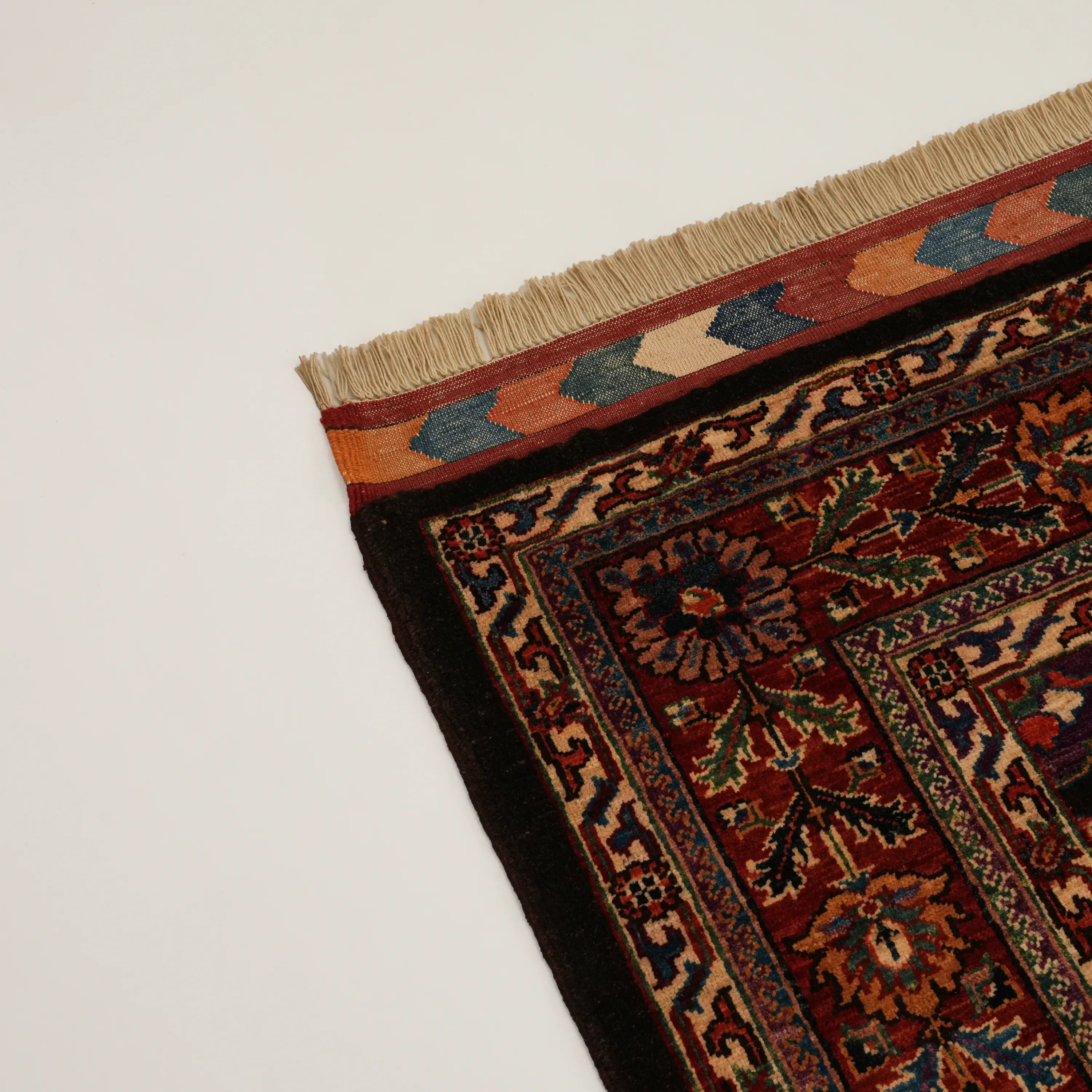 El Dokuma Uşak Desenli Yün Rengarenk Halı