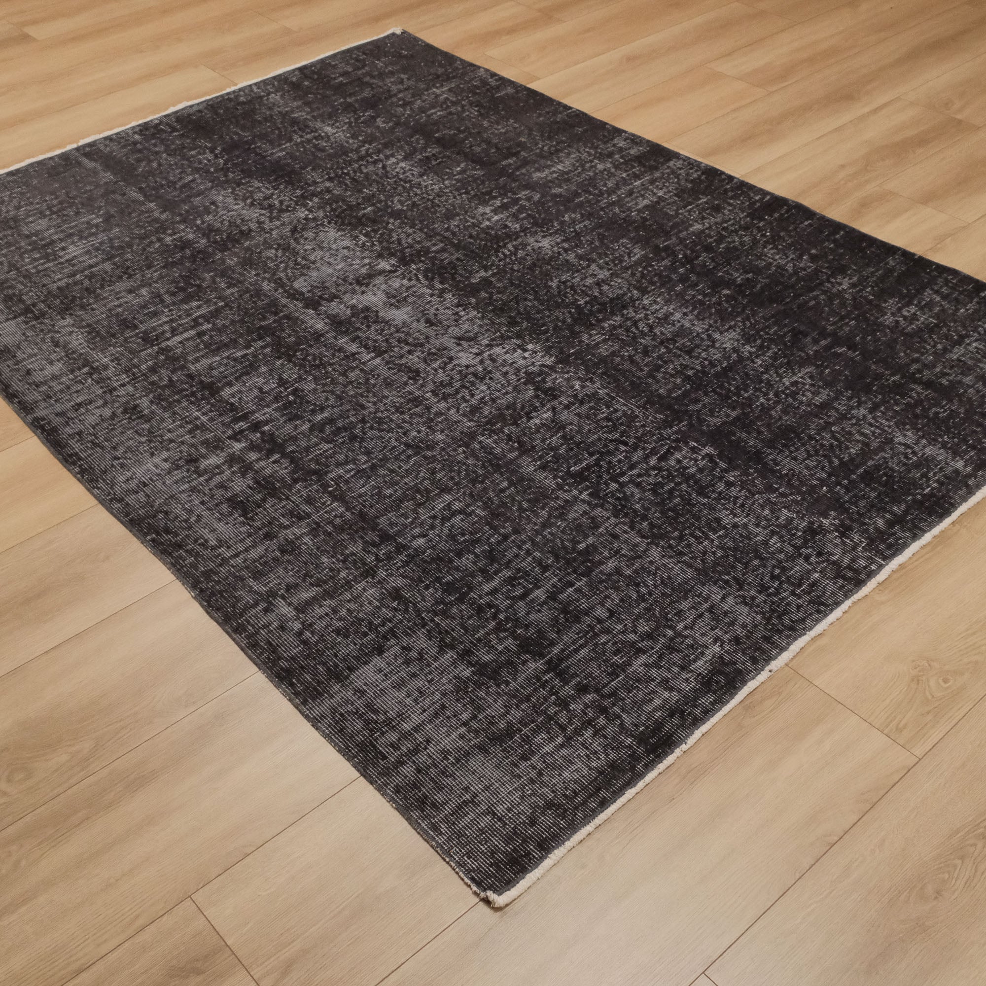 El Dokuma Vintage Desenli Antrasit Yün Halı