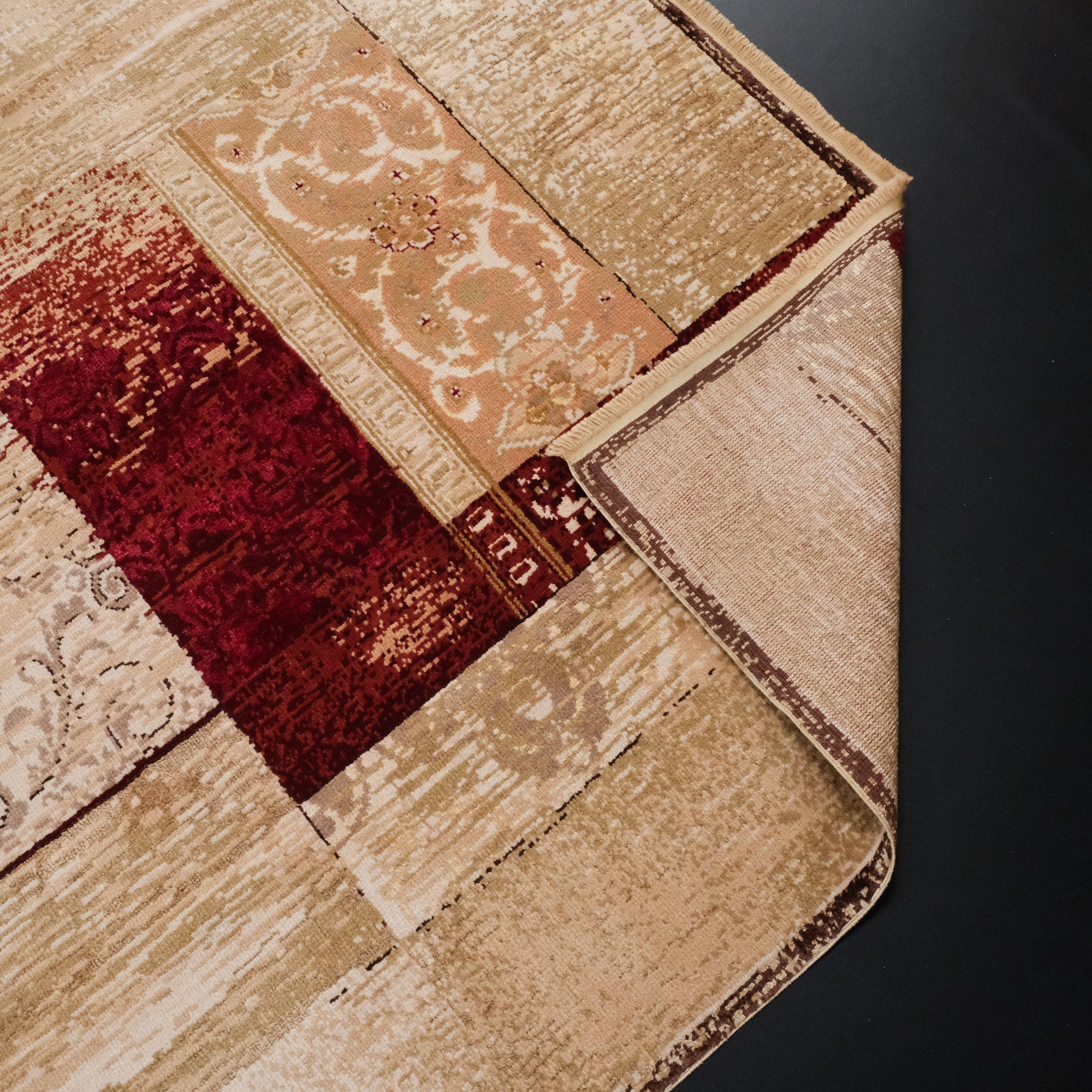 El Dokuma Vintage Desenli İpekli Yün Halı