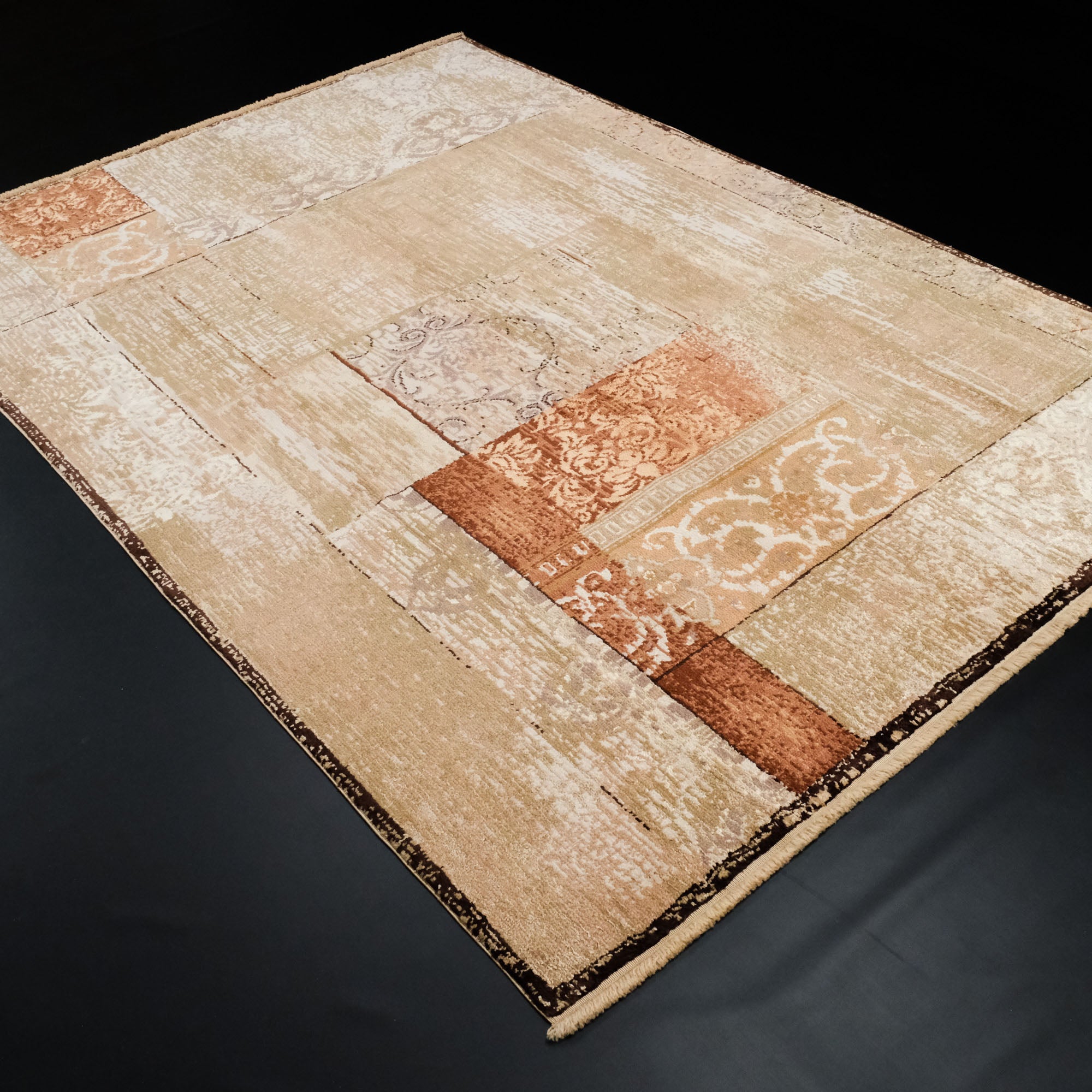 El Dokuma Bej Vintage Desenli İpekli Yün Halı