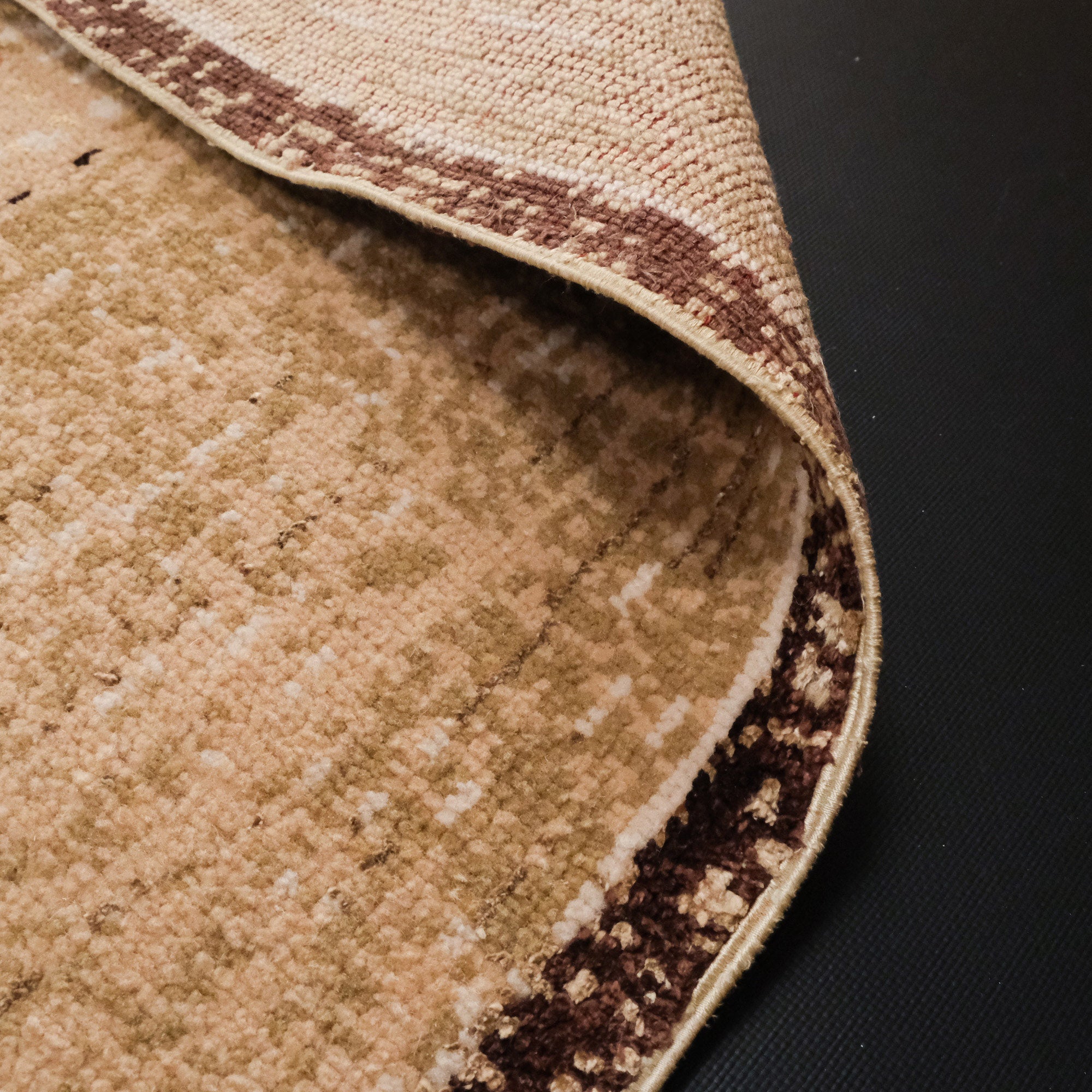 El Dokuma Vintage Desenli İpekli Yün Halı