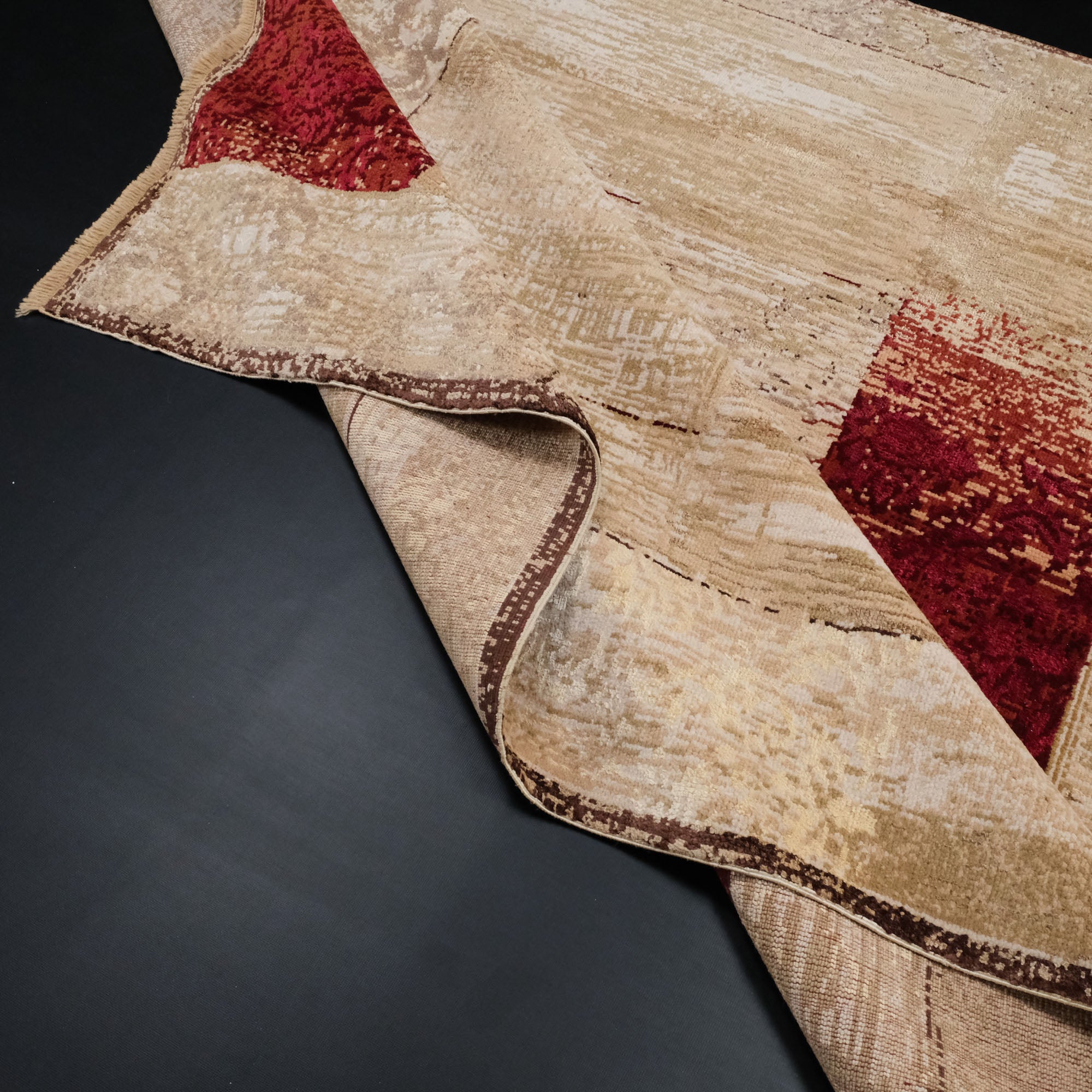 El Dokuma Vintage Desenli İpekli Yün Halı