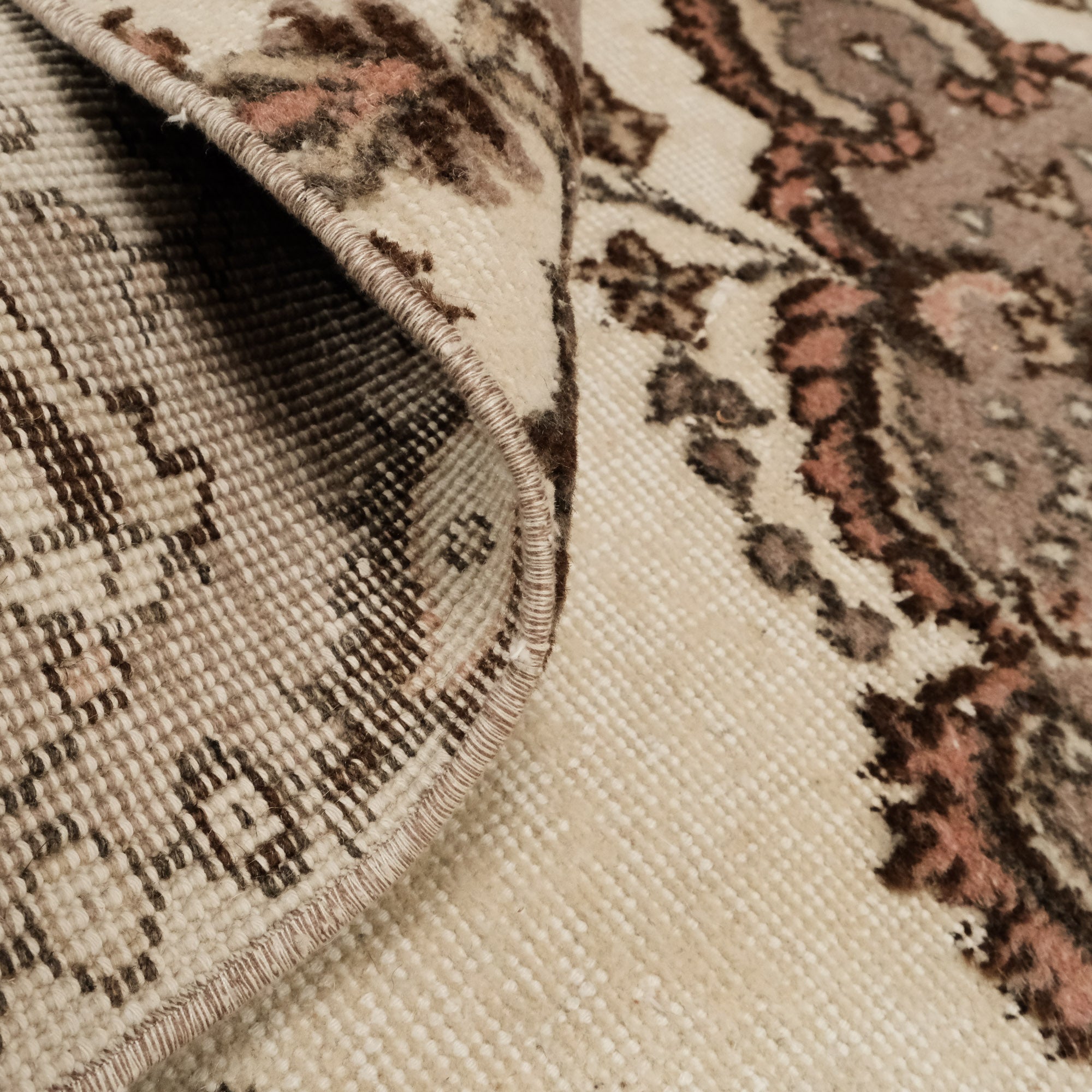 Vintage Design Hand Woven Carpet