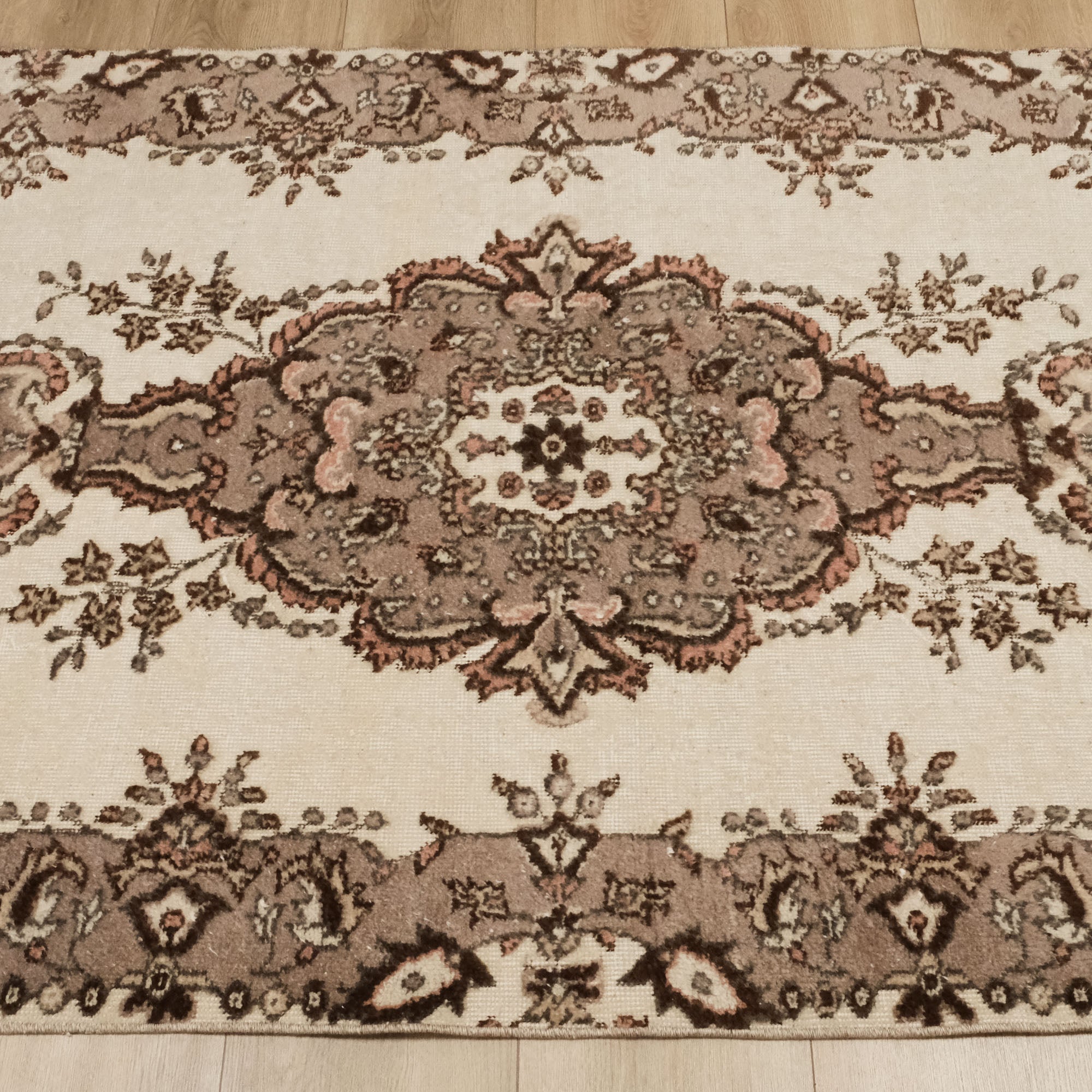 Vintage Design Hand Woven Carpet