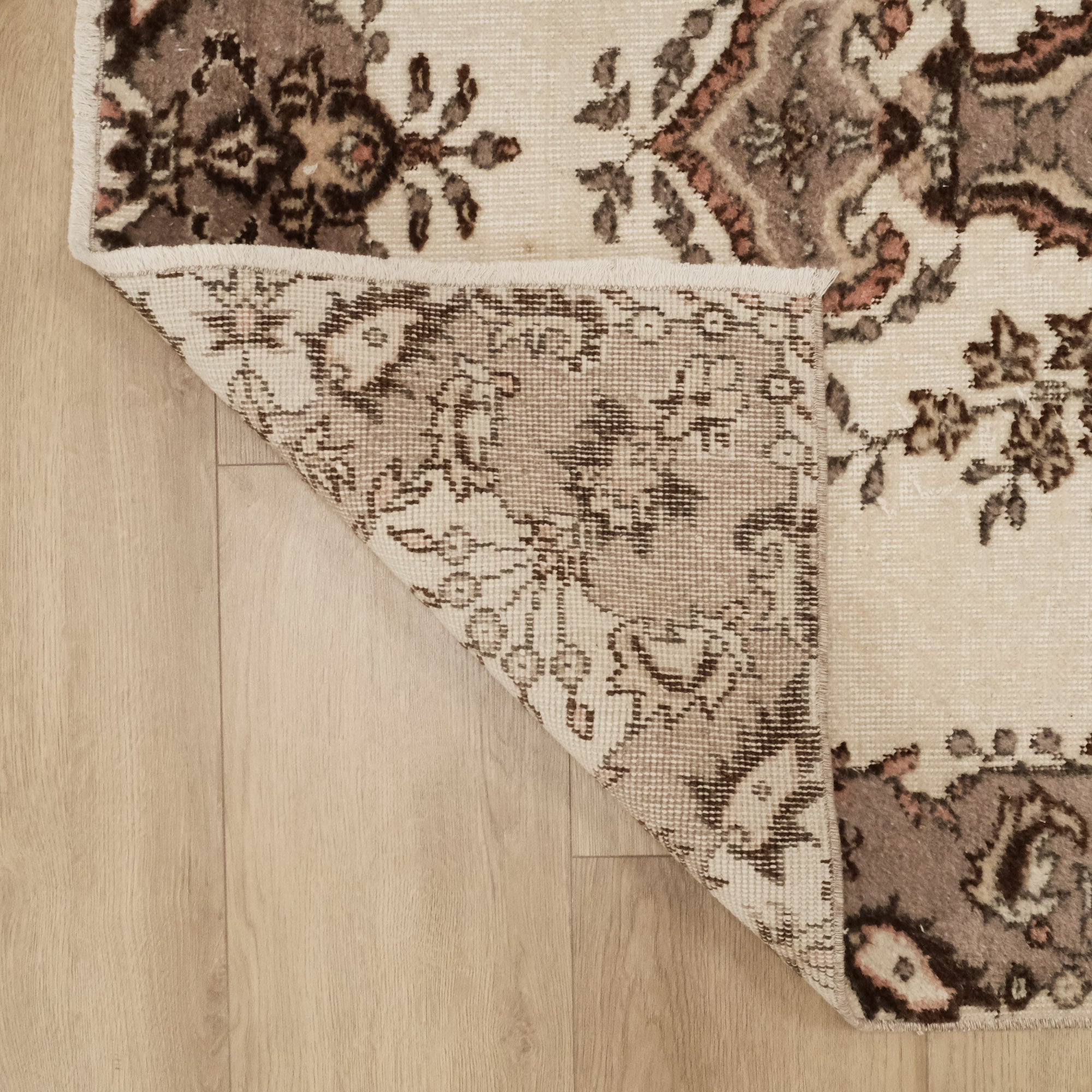 Vintage Design Hand Woven Carpet