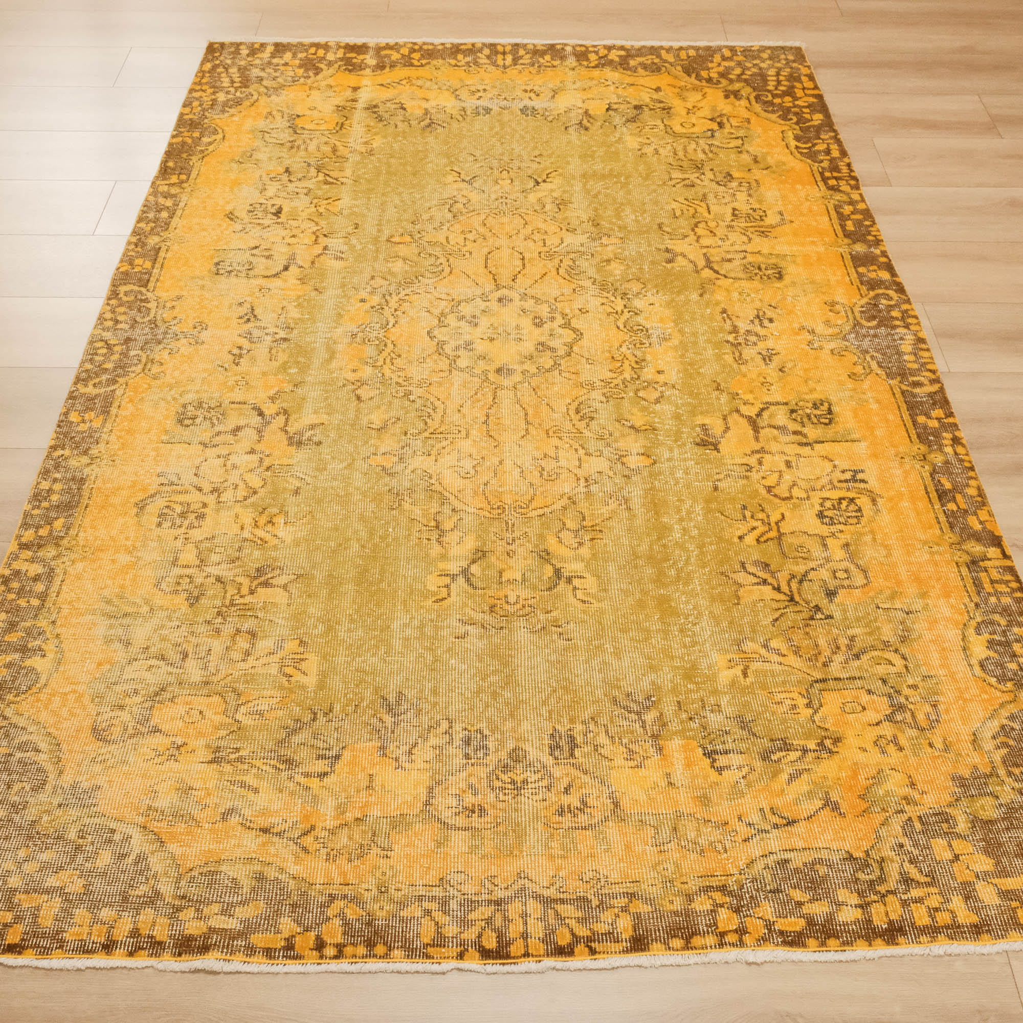 Hand-Woven Vintage Patterned Classic Yellow Wool Carpet