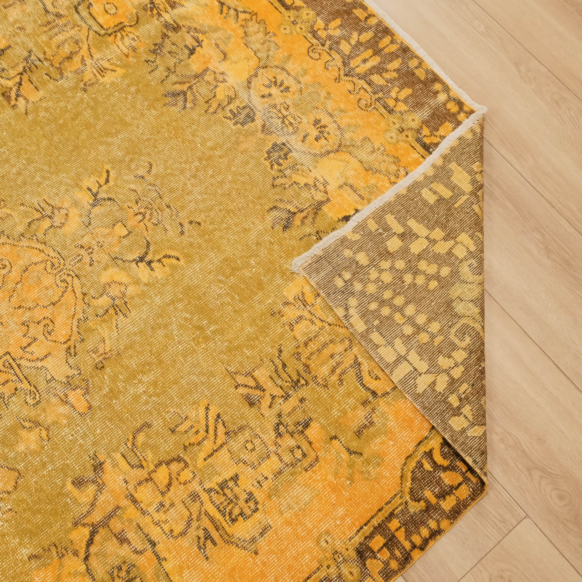 Hand-Woven Vintage Patterned Classic Yellow Wool Carpet
