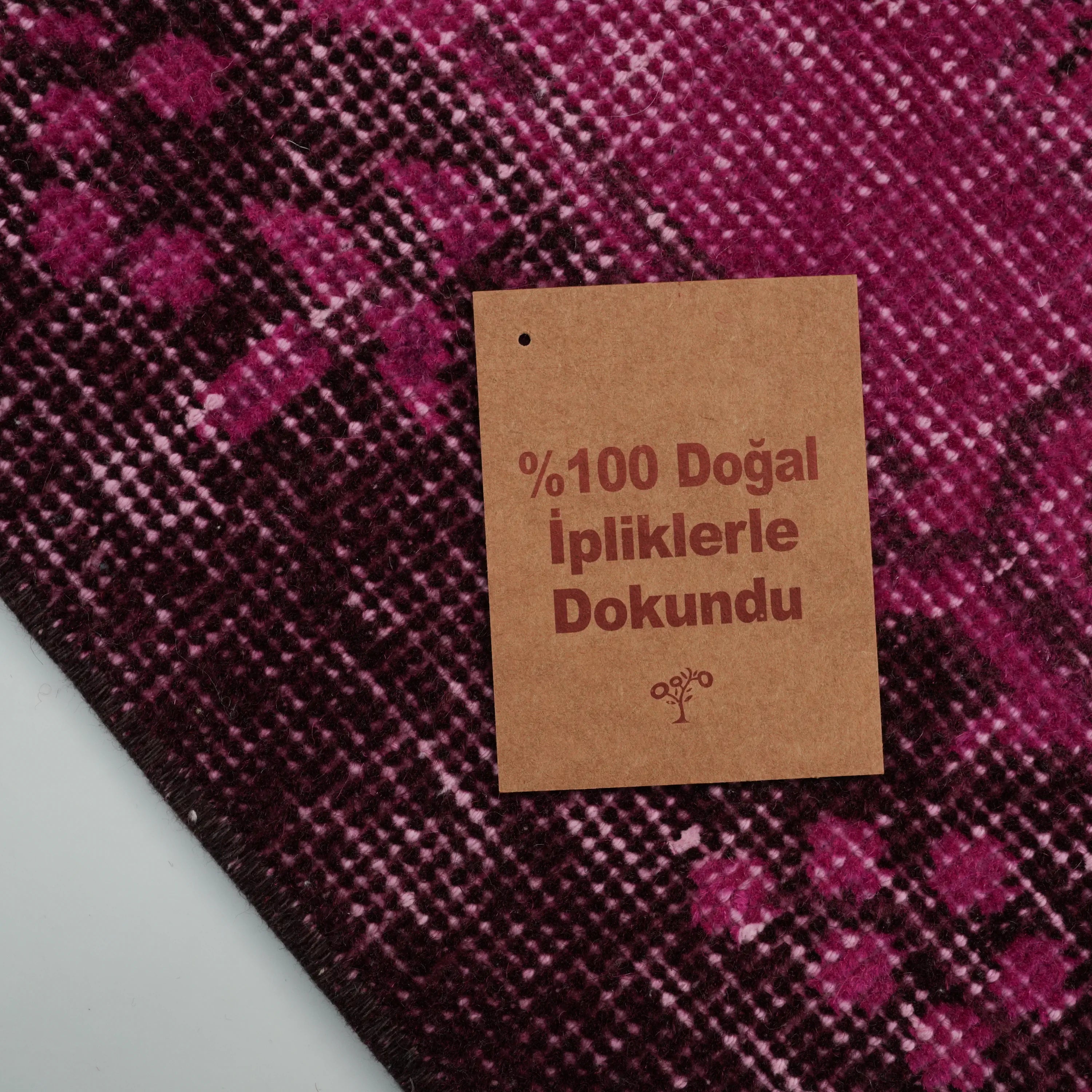 El Dokuma Vintage Desenli Pembe Yün Halı