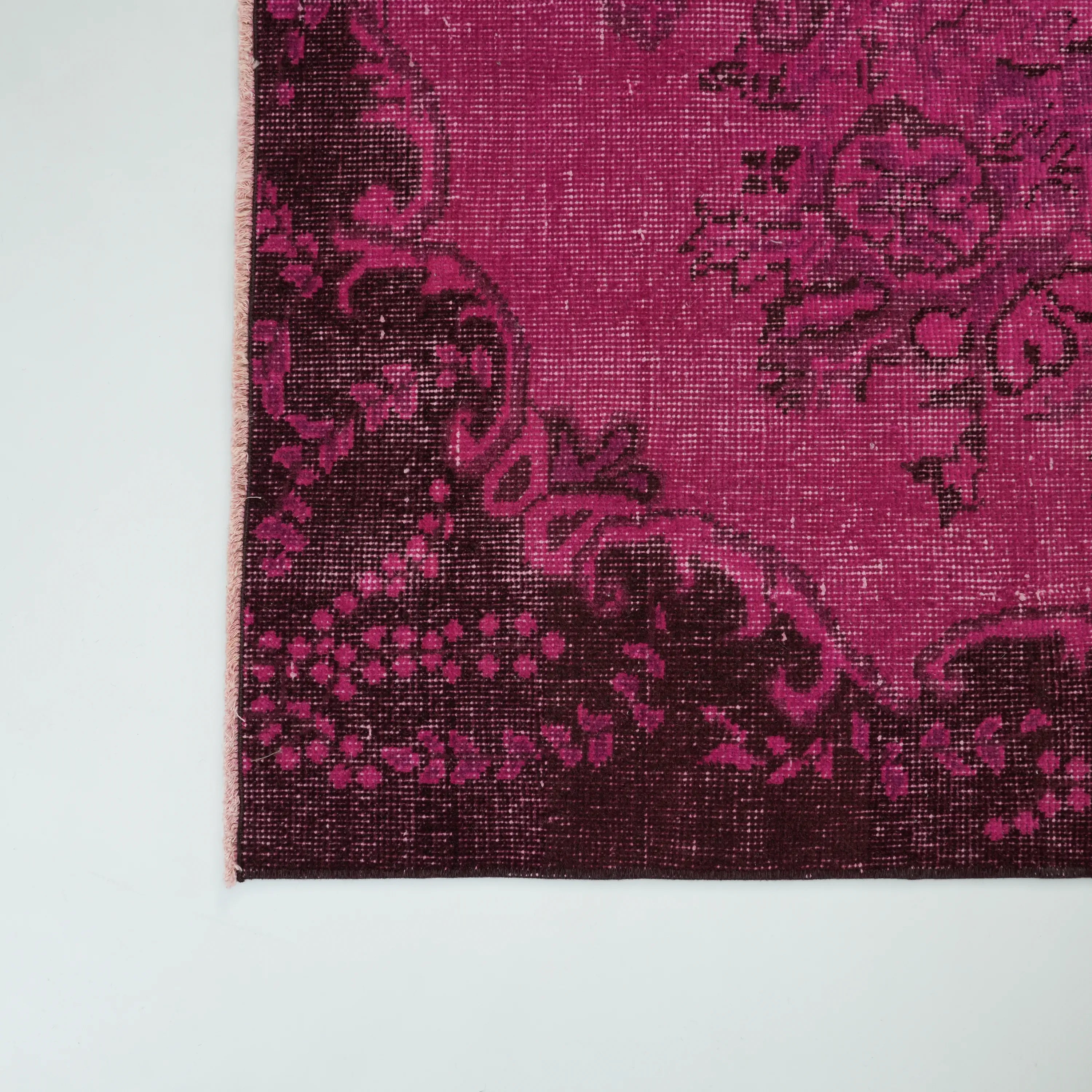 El Dokuma Vintage Desenli Pembe Yün Halı