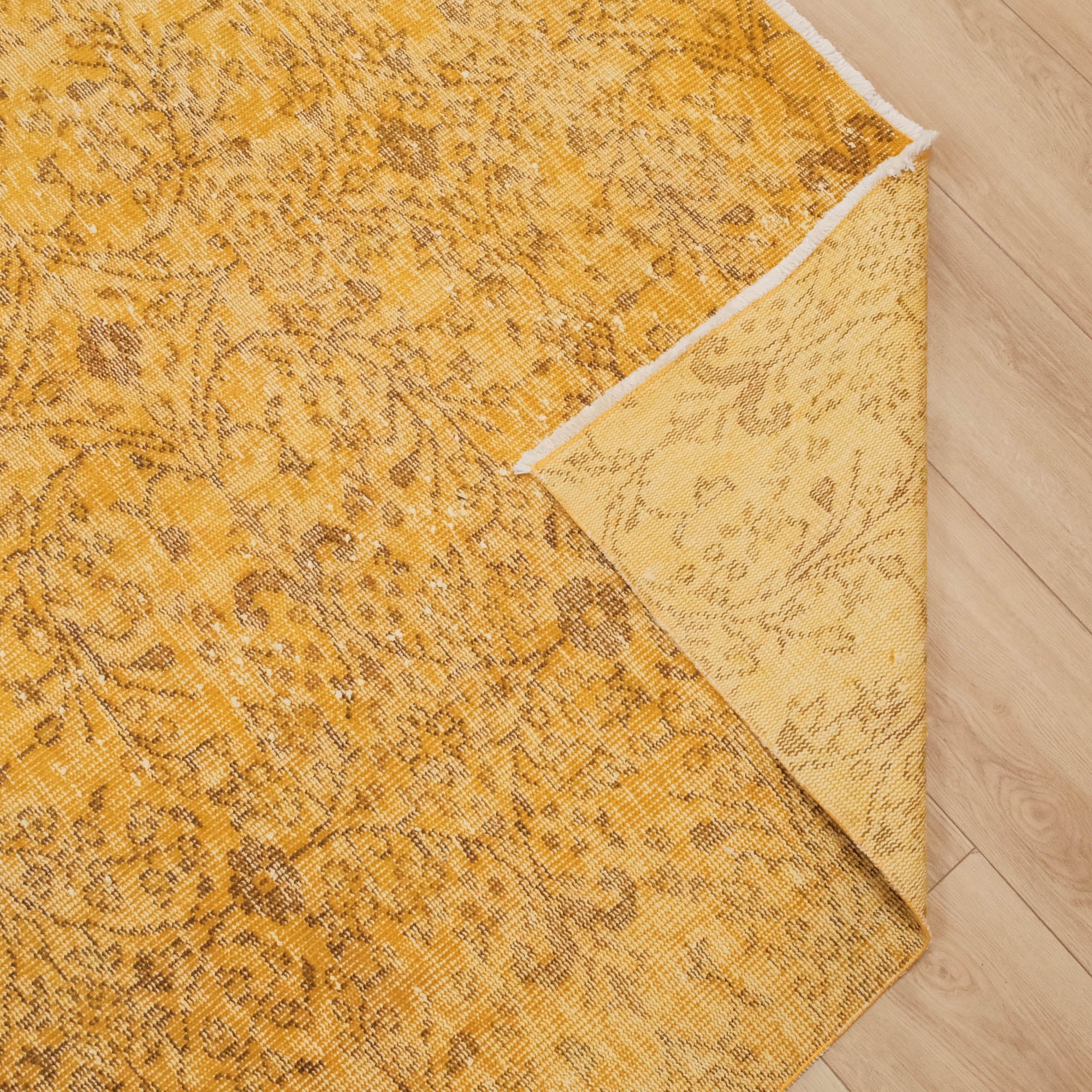 El Dokuma Vintage Desenli Sarı Yün Klasik Halı