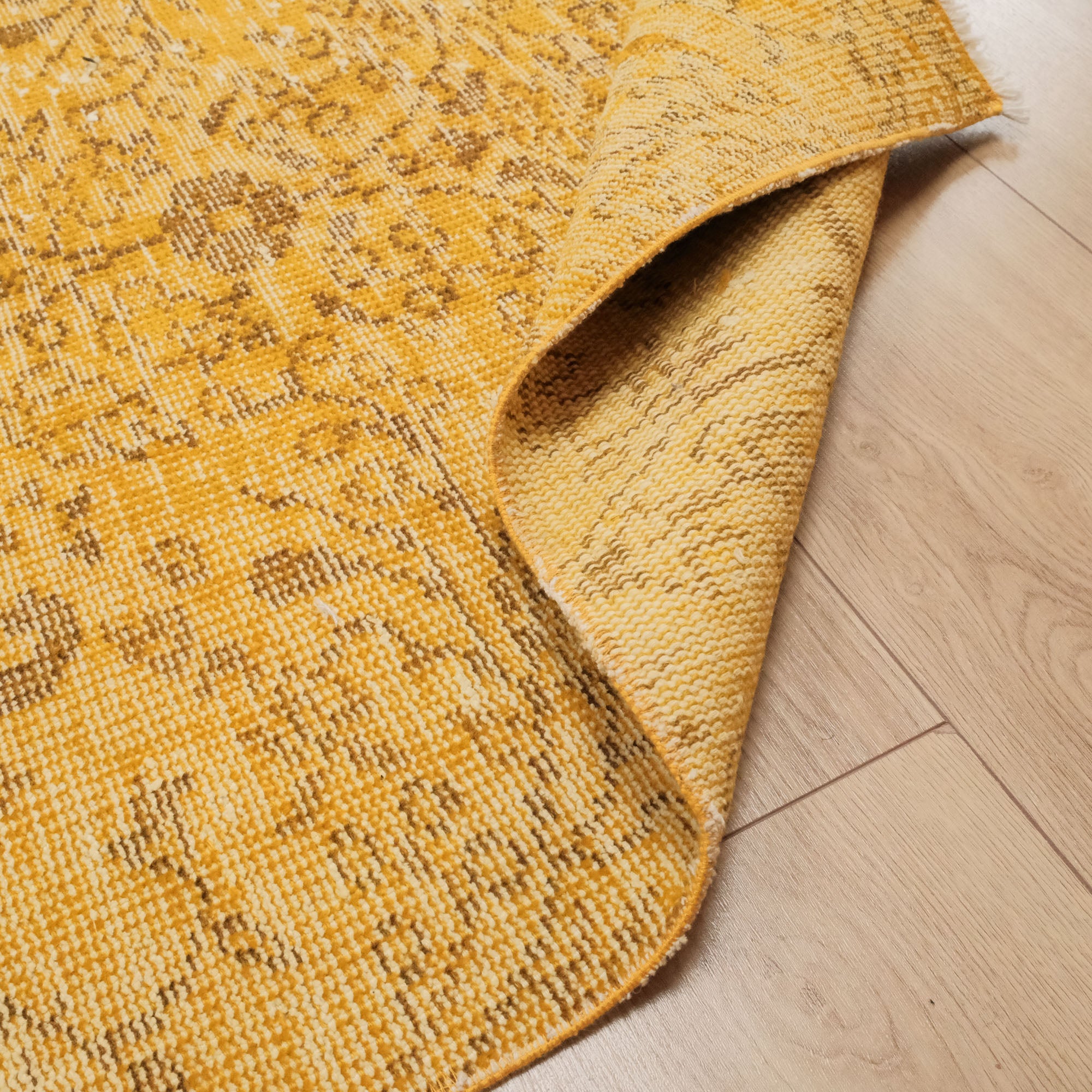 El Dokuma Vintage Desenli Sarı Yün Klasik Halı