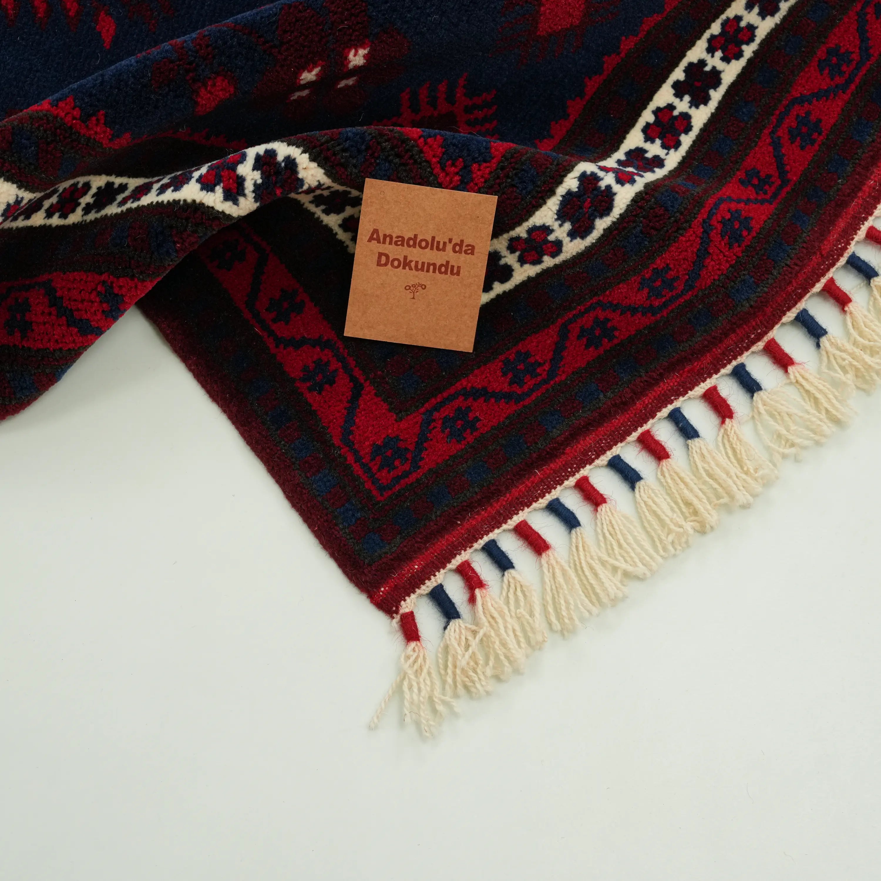El Dokuma Yağcıbedir Desenli Lacivert Yün Etnik Halı