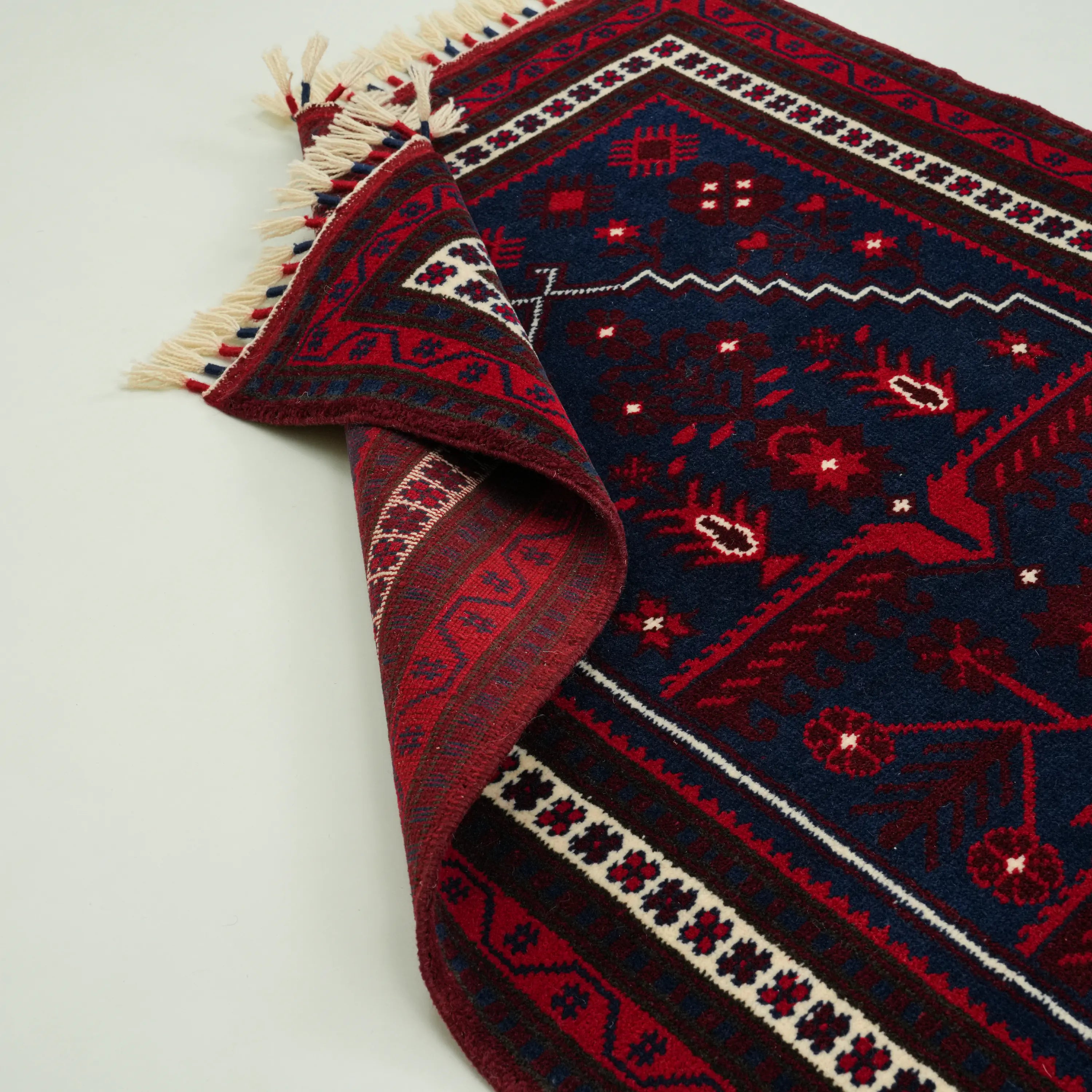 El Dokuma Yağcıbedir Desenli Lacivert Yün Etnik Halı