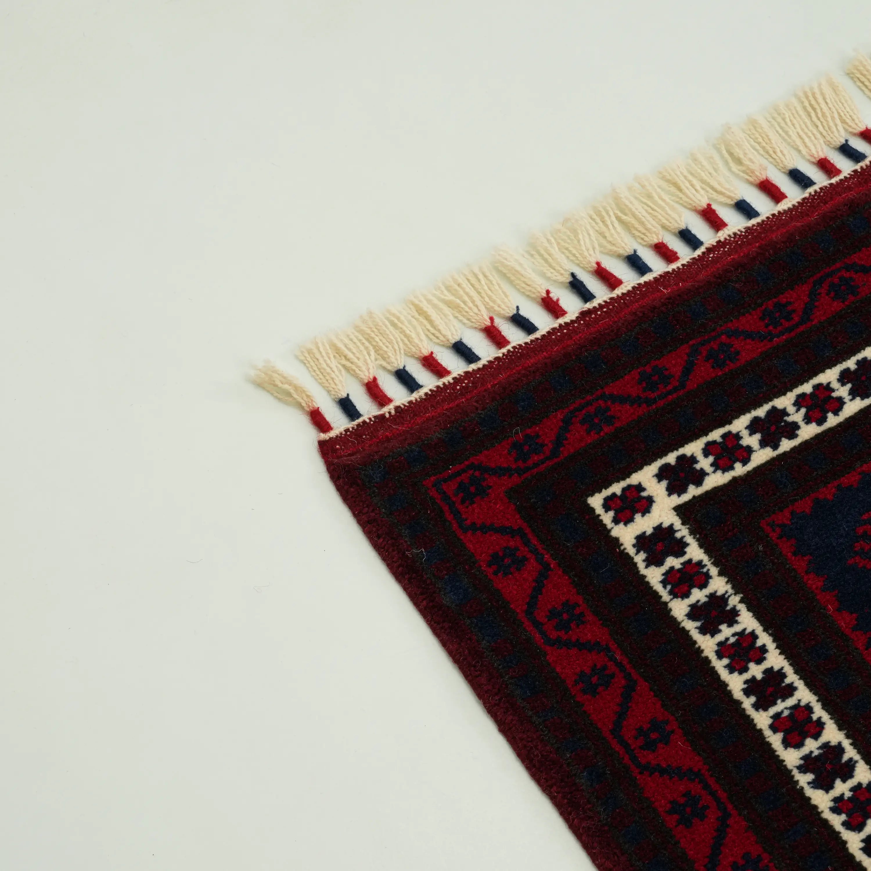 El Dokuma Yağcıbedir Desenli Lacivert Yün Etnik Halı