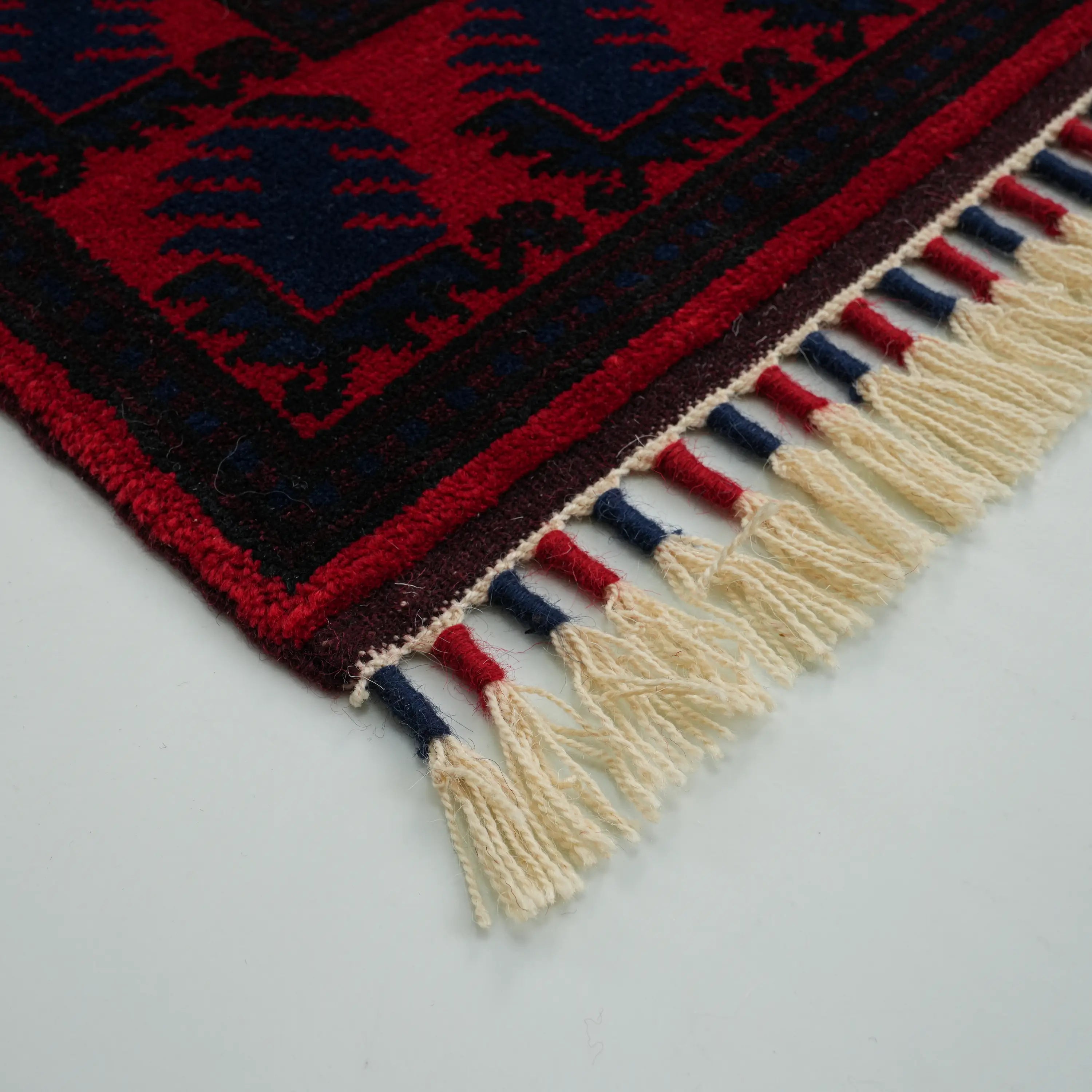 El Dokuma Yağcıbedir Desenli Lacivert Yün Etnik Halı