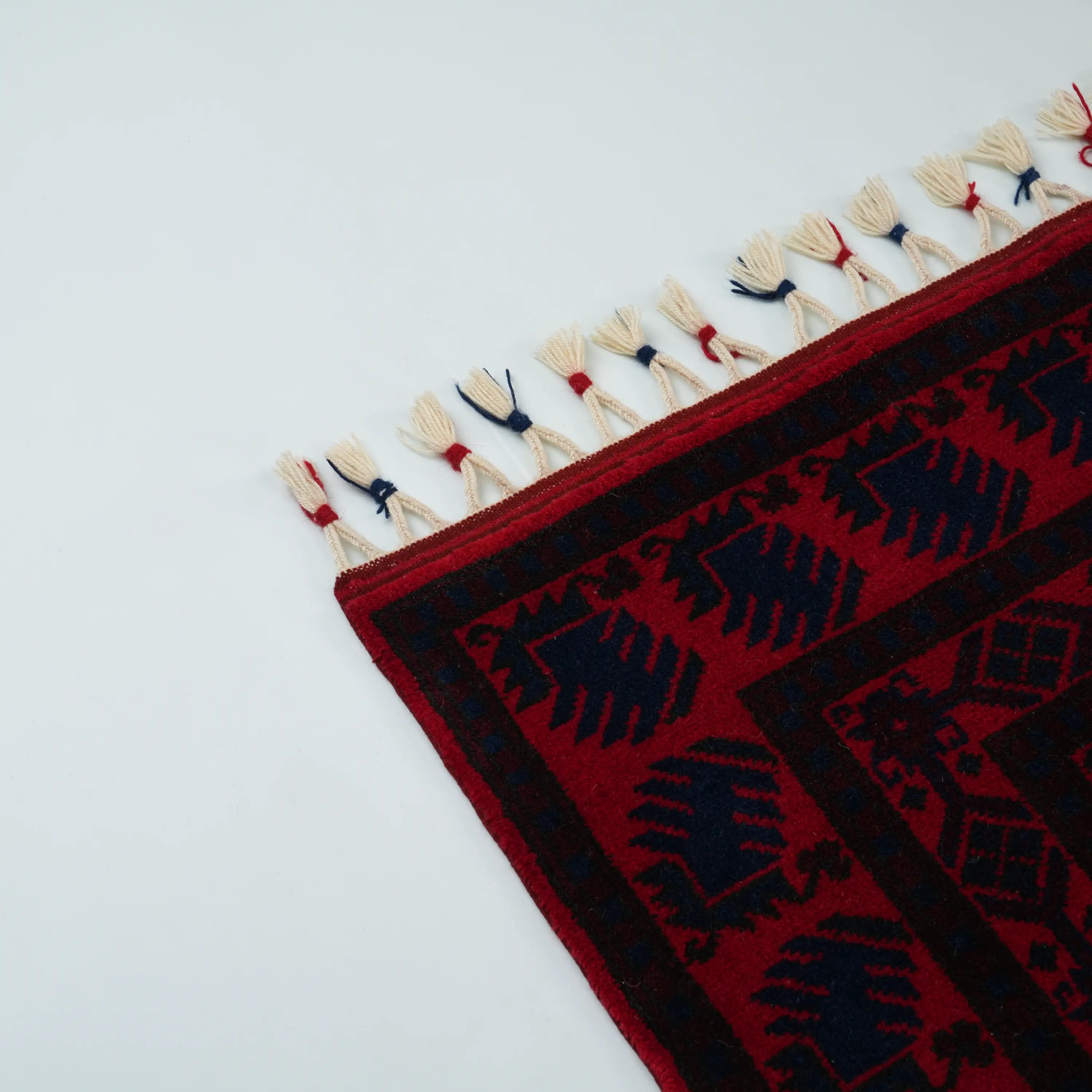 El Dokuma Yağcıbedir Desenli Lacivert Yün Halı