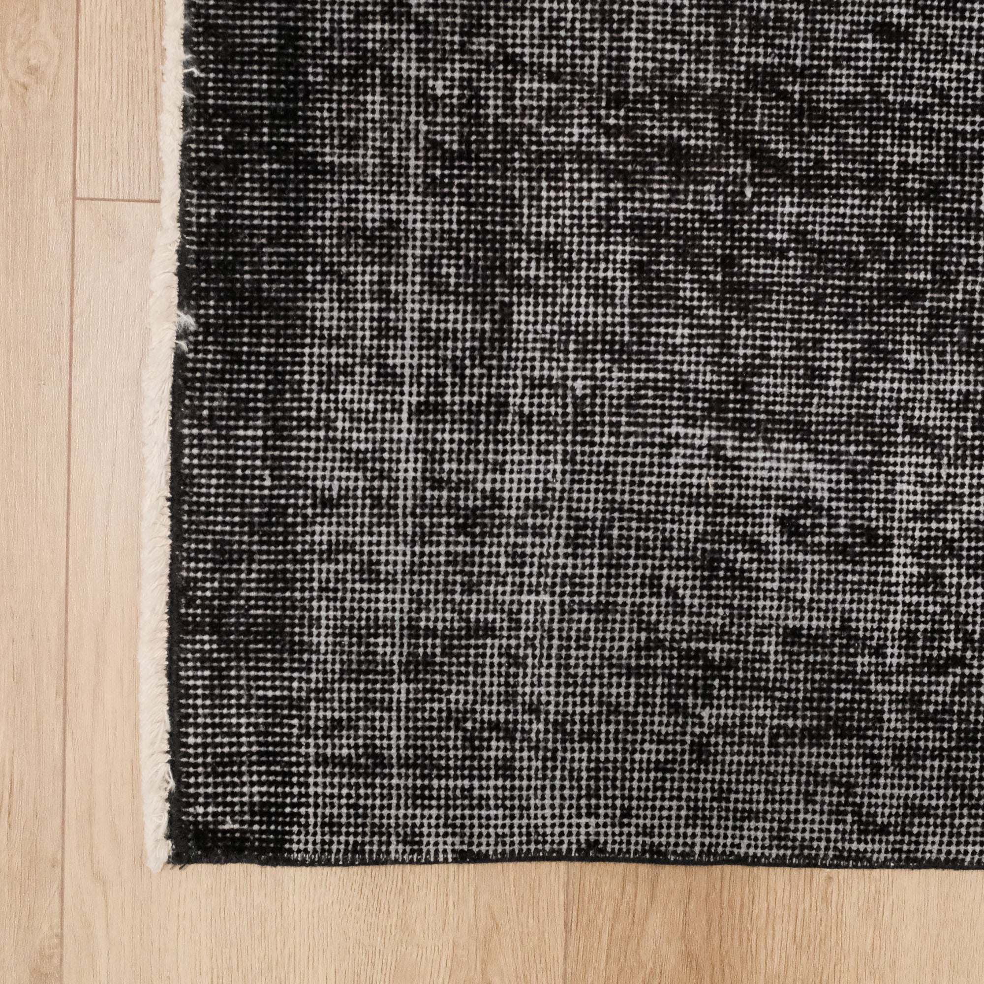 El Dokuma Yün Vintage Desenli Siyah Halı