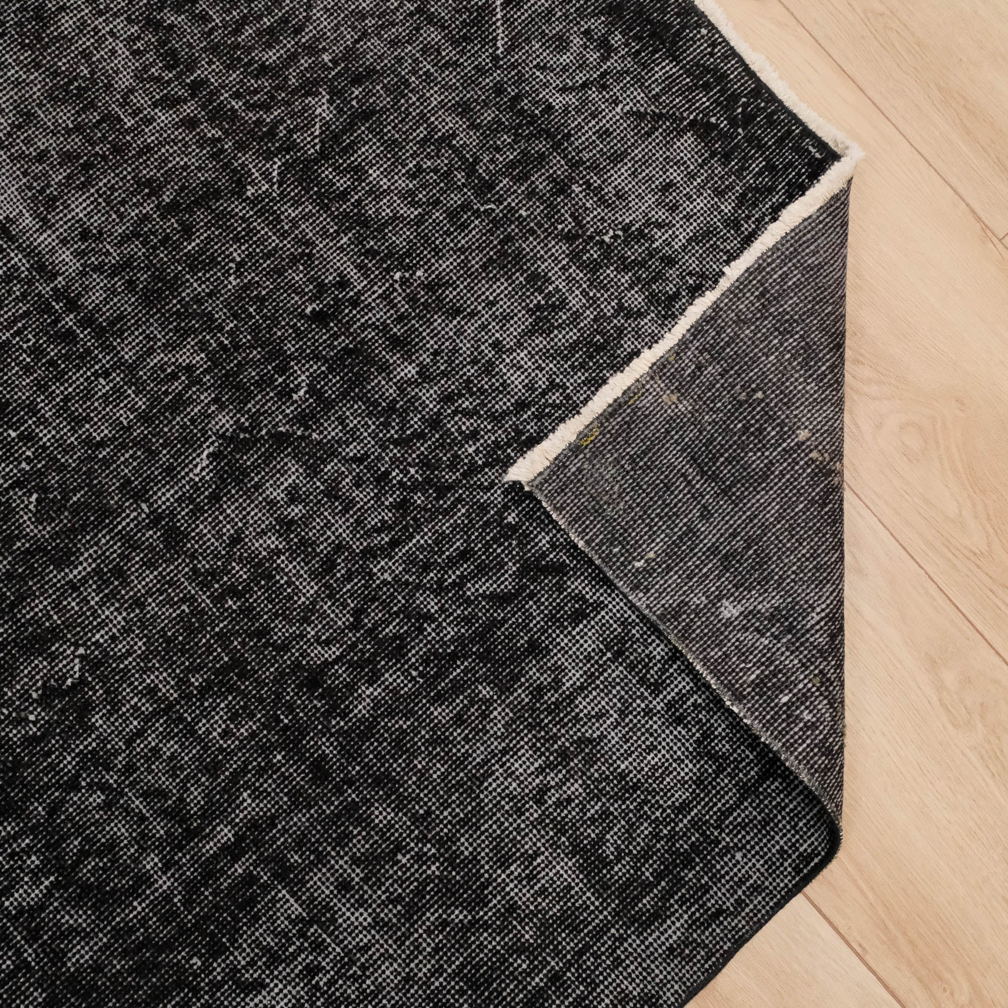 El Dokuma Yün Vintage Desenli Siyah Halı