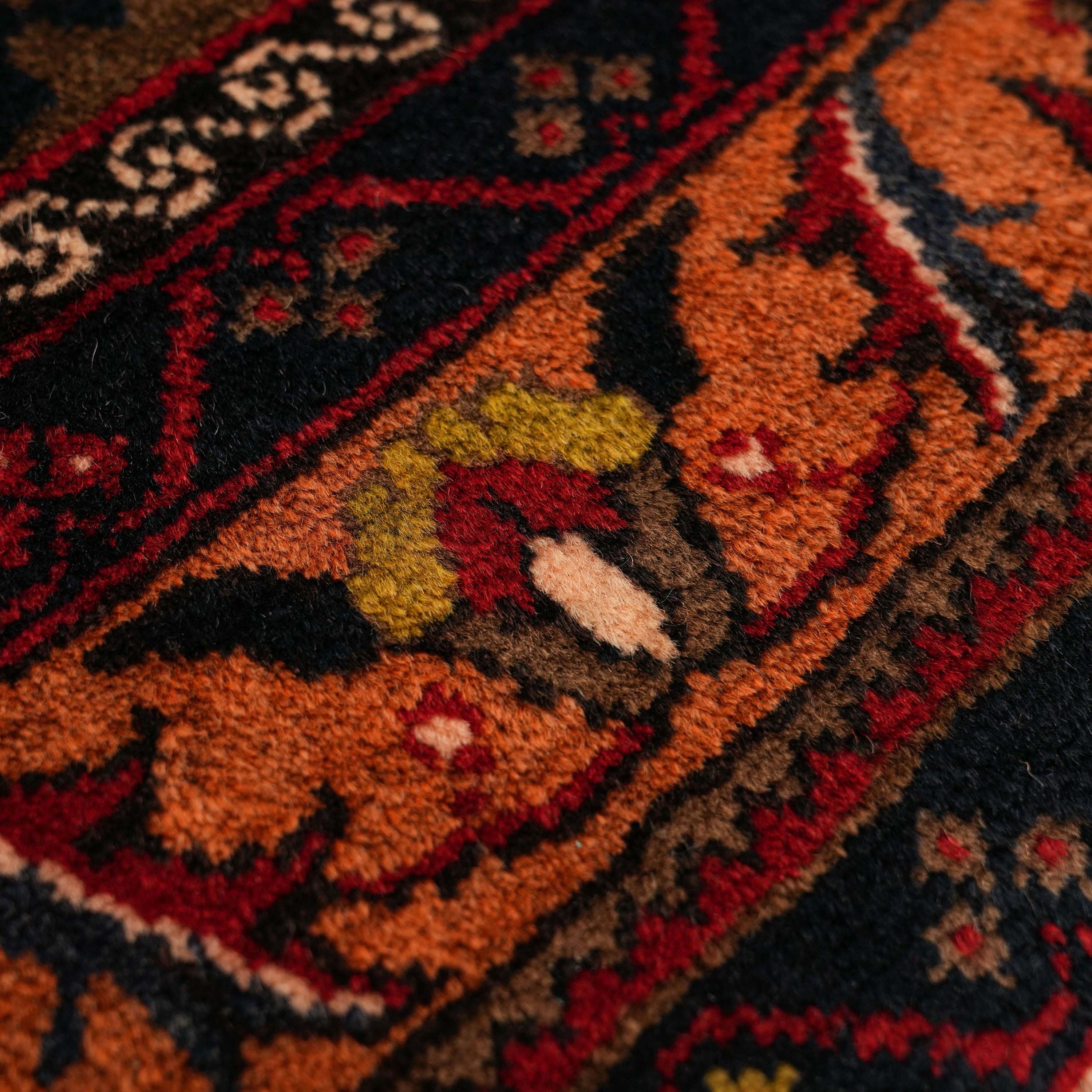 El Dokuma Develi Şıhlı Sandık Eskisi +70 Yaş Kök Boya Halı — yatak odası halısı