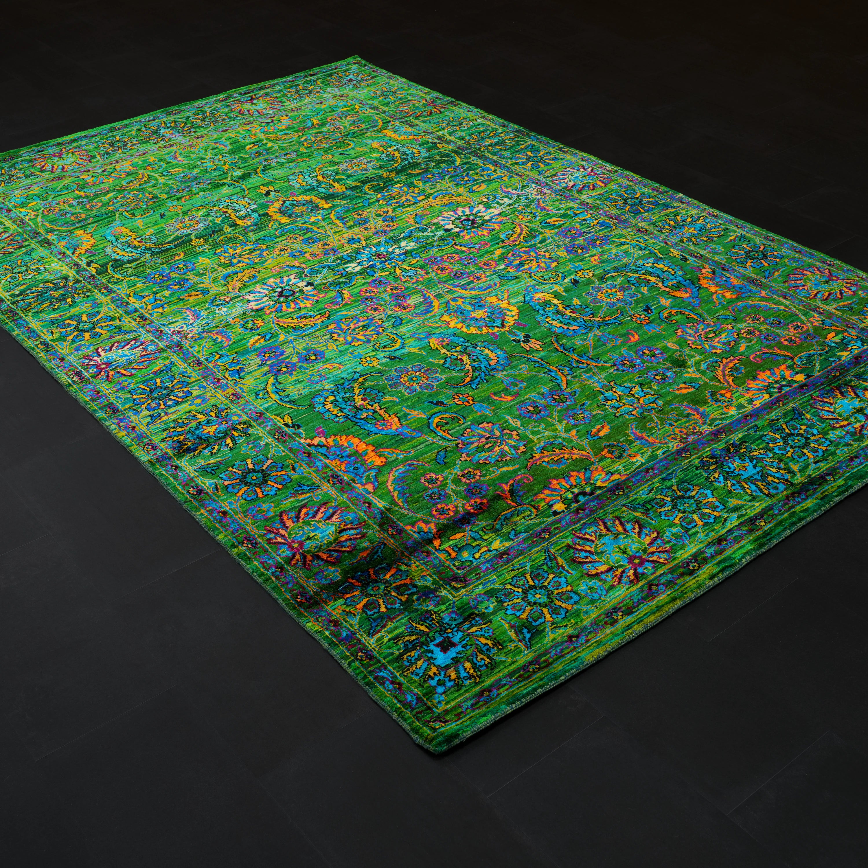 Elvan Serisi El Dokuma Uşak Desenli Yeşil İpekli Halı