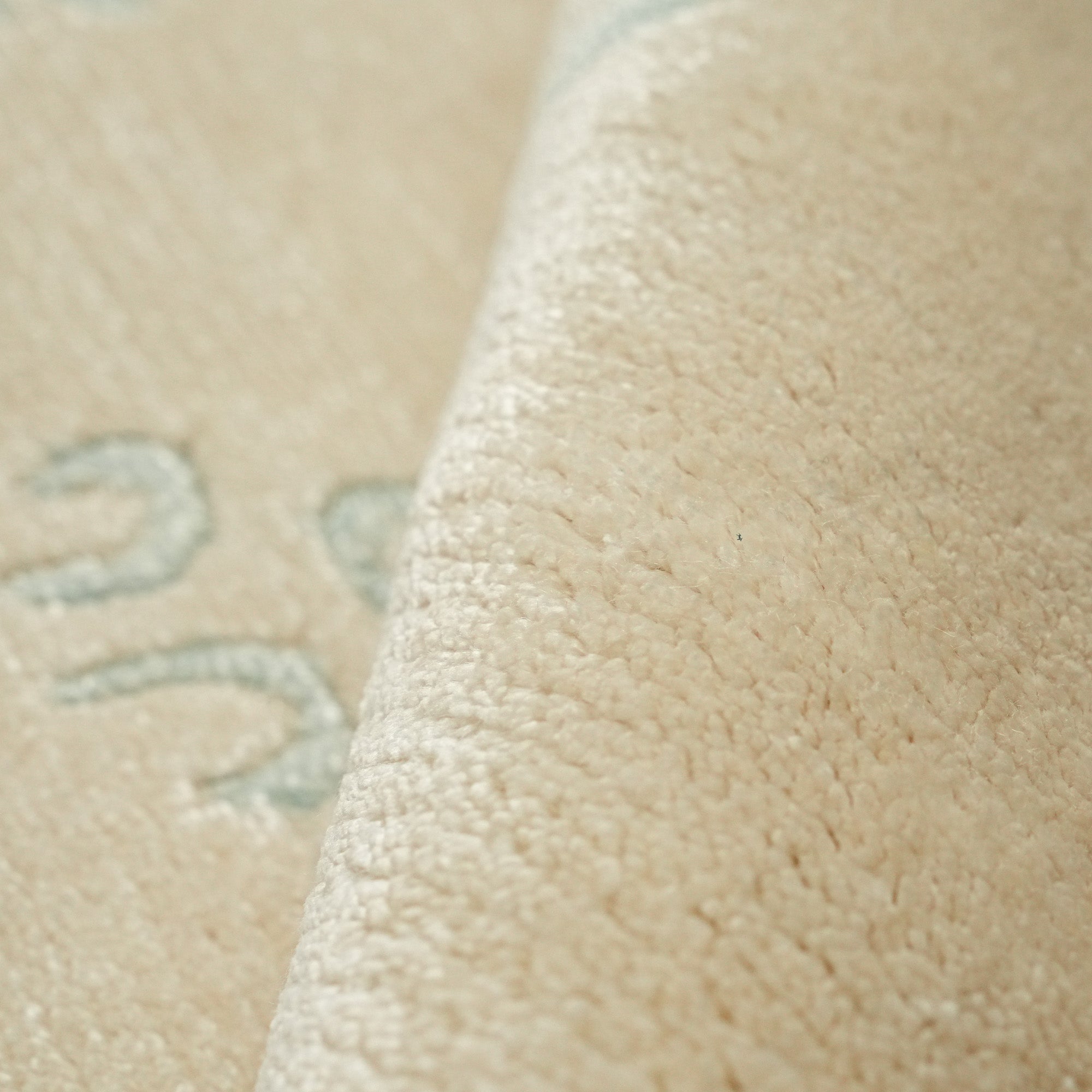 Wrought Iron Series Vintage Design Hand Woven Carpet