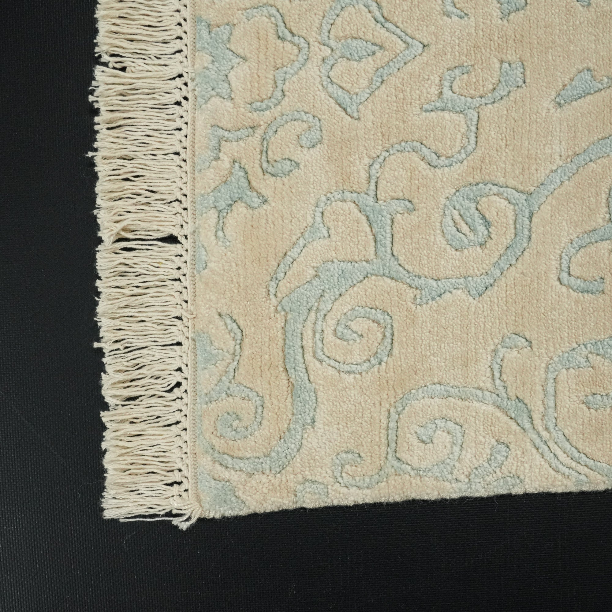 Wrought Iron Series Vintage Design Hand Woven Carpet