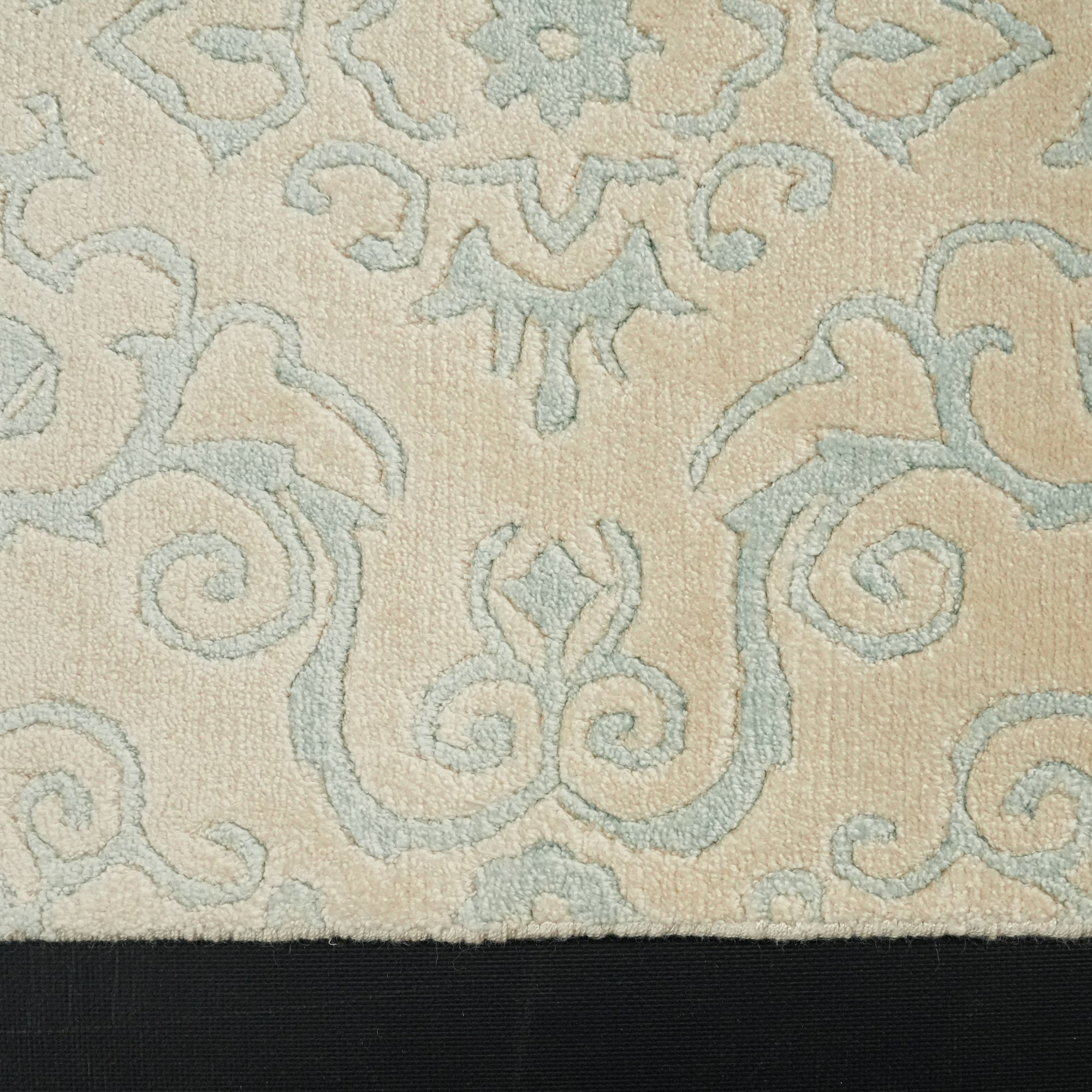 Wrought Iron Series Vintage Design Hand Woven Carpet