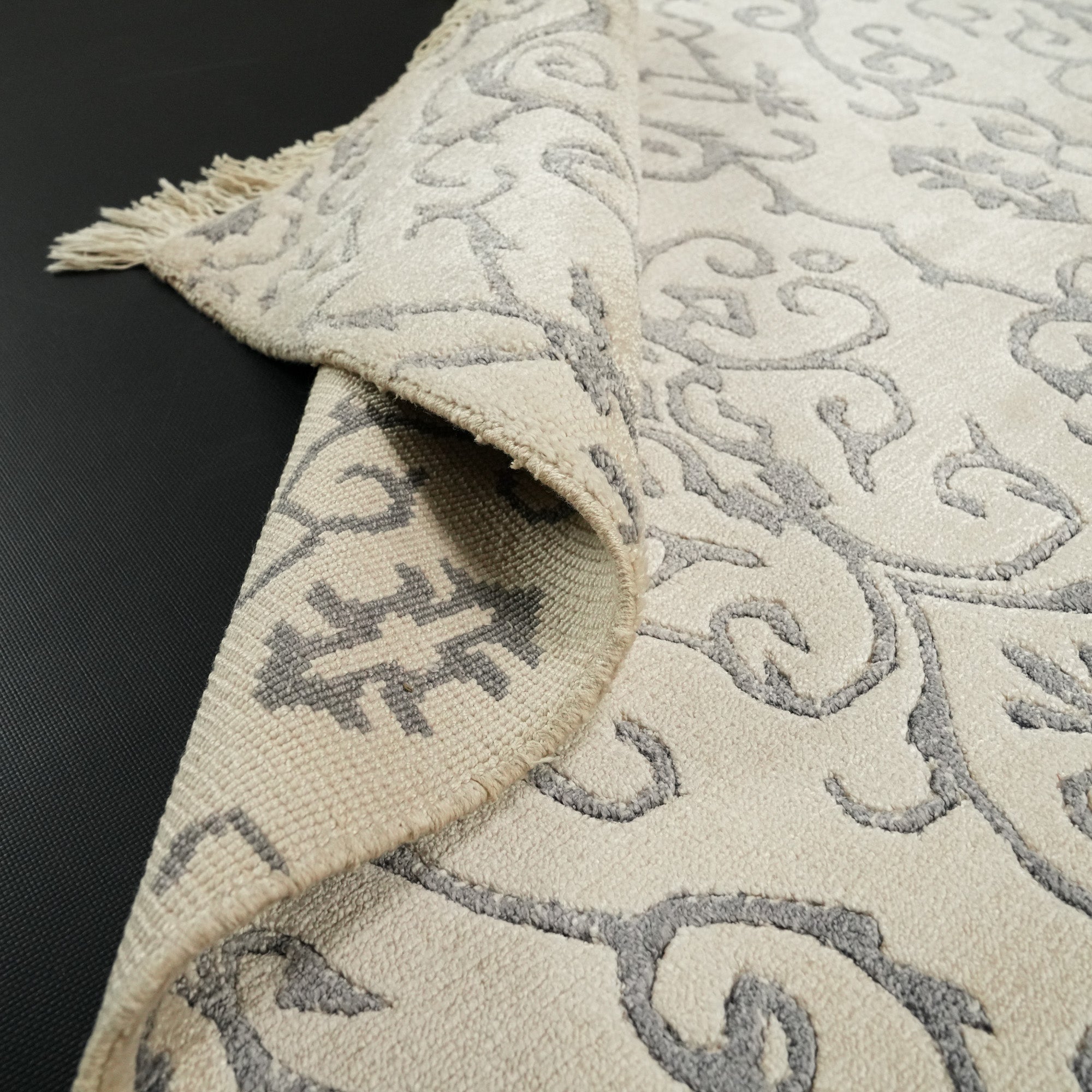 Wrought Iron Series Vintage Design Hand Woven Carpet