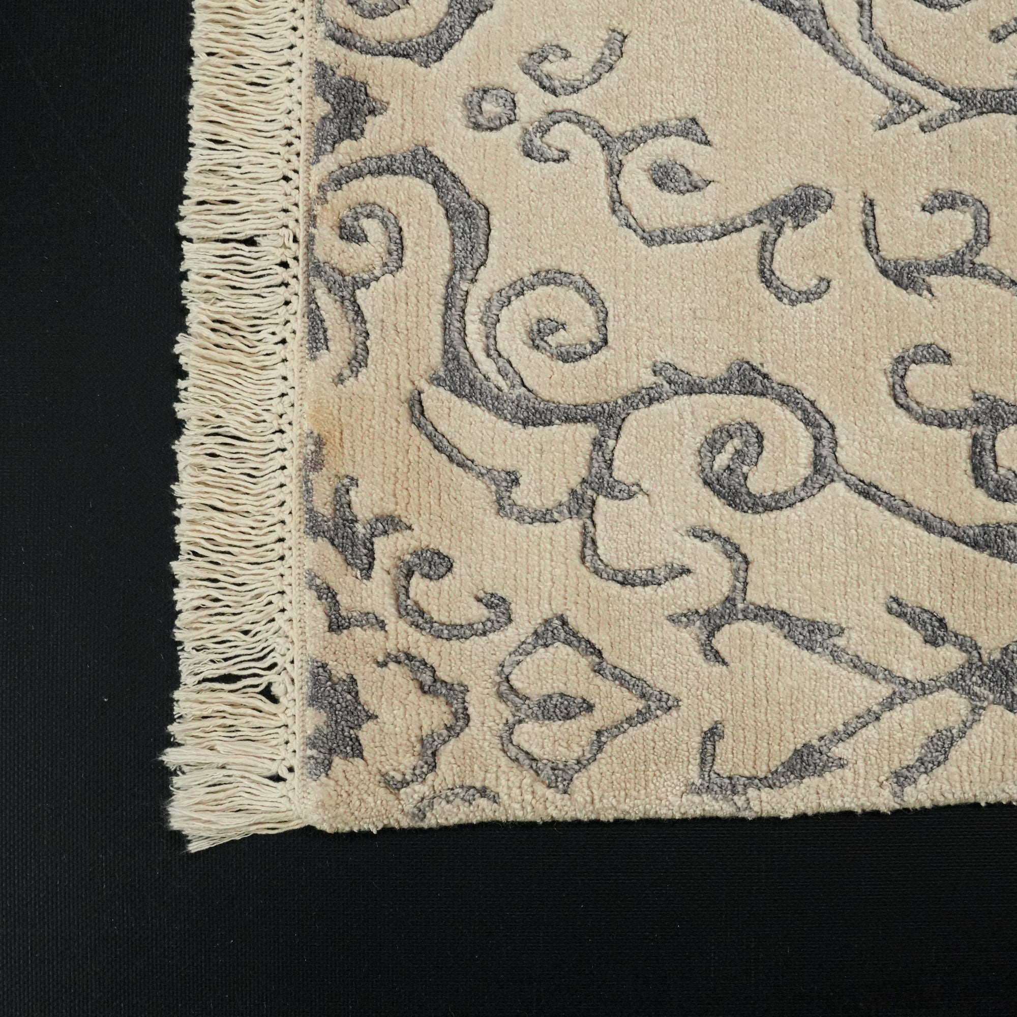 Wrought Iron Series Vintage Design Hand Woven Carpet