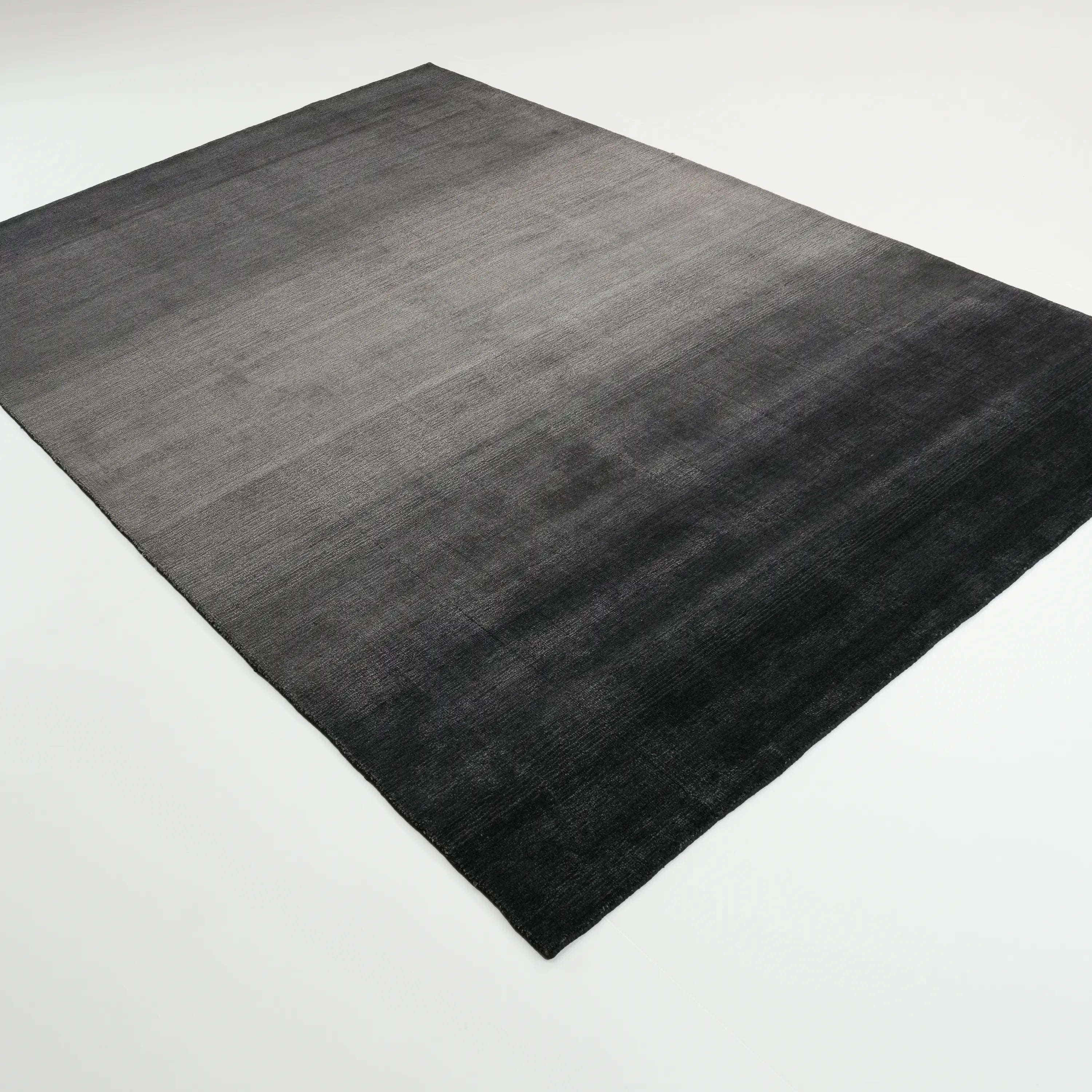 Focus Serisi Tezgah Dokuma Sade Desenli Antrasit Halı