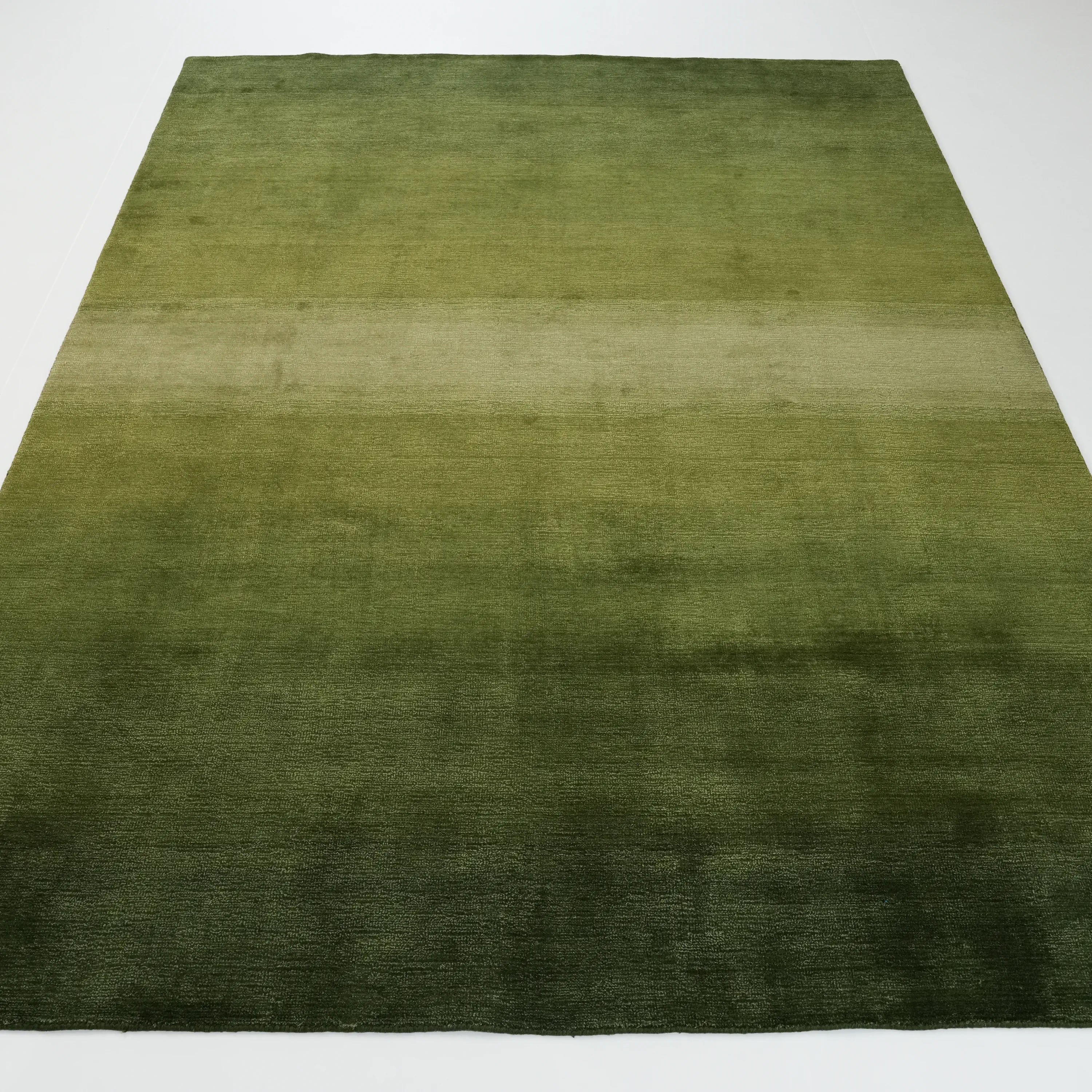 Focus Serisi Tezgah Dokuma Sade Desenli Yeşil Halı