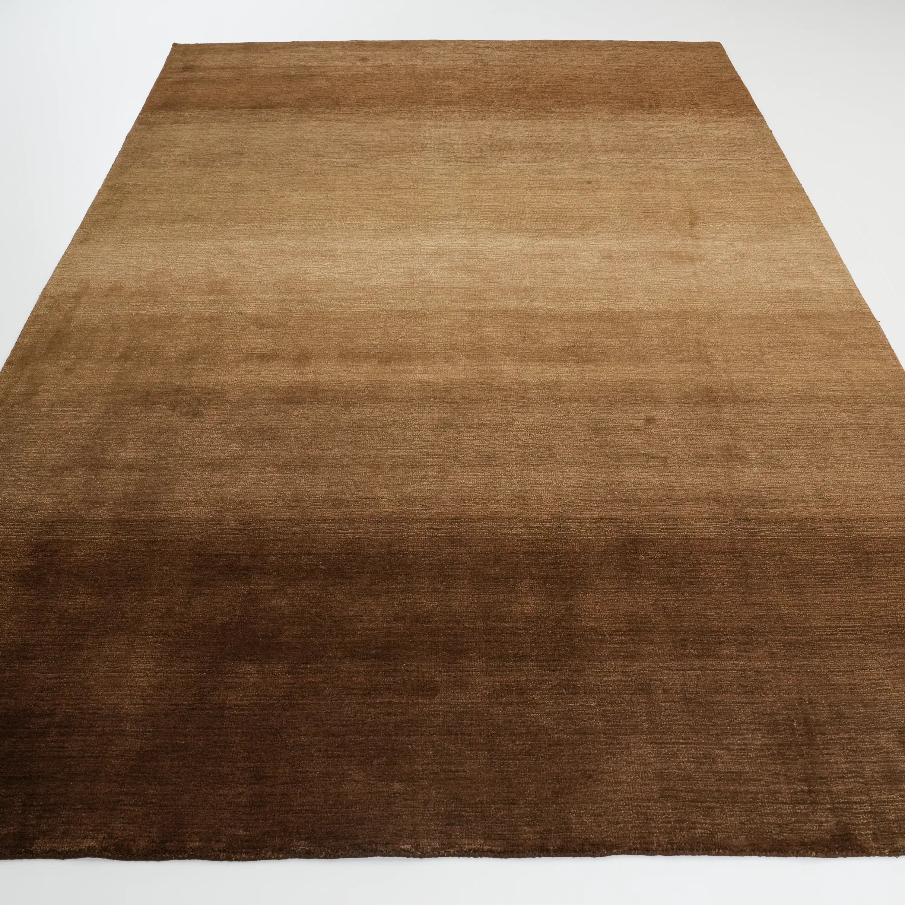 Focus Serisi Tezgah Dokuma Sade Kahverengi Halı