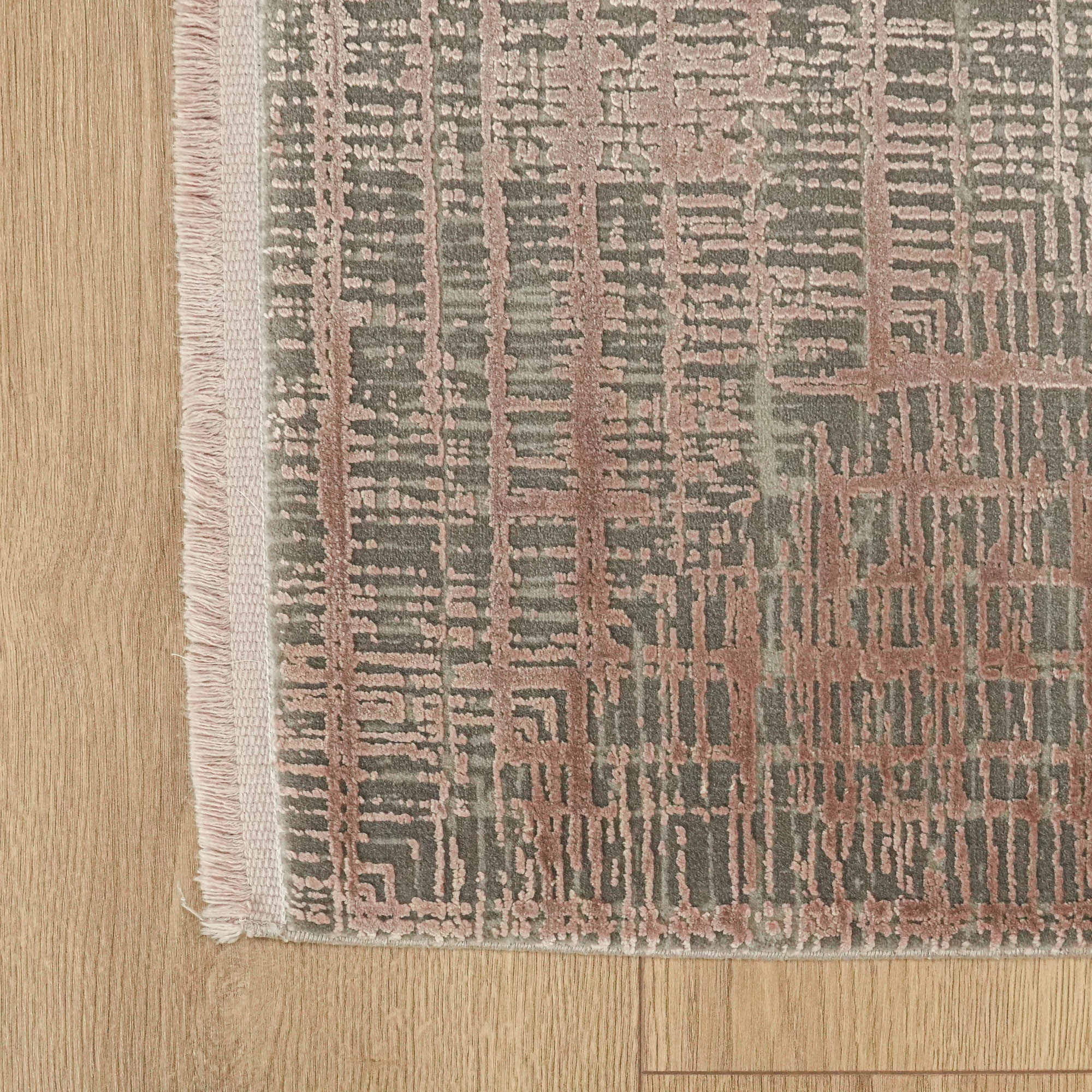 Fresco Dyed Serisi Çerçeve Desenli Kahverengi Viskon Halı