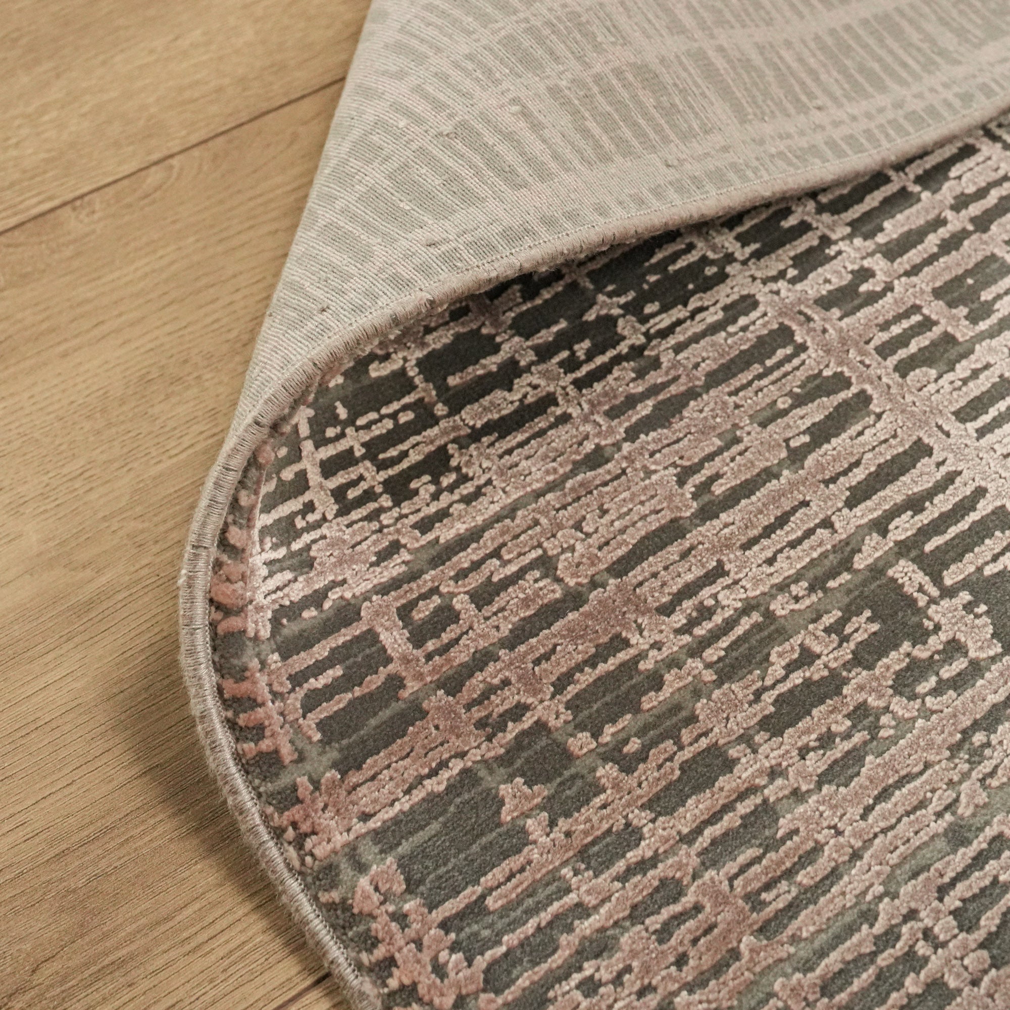 Fresco Dyed Serisi Çerçeve Desenli Kahverengi Viskon Halı