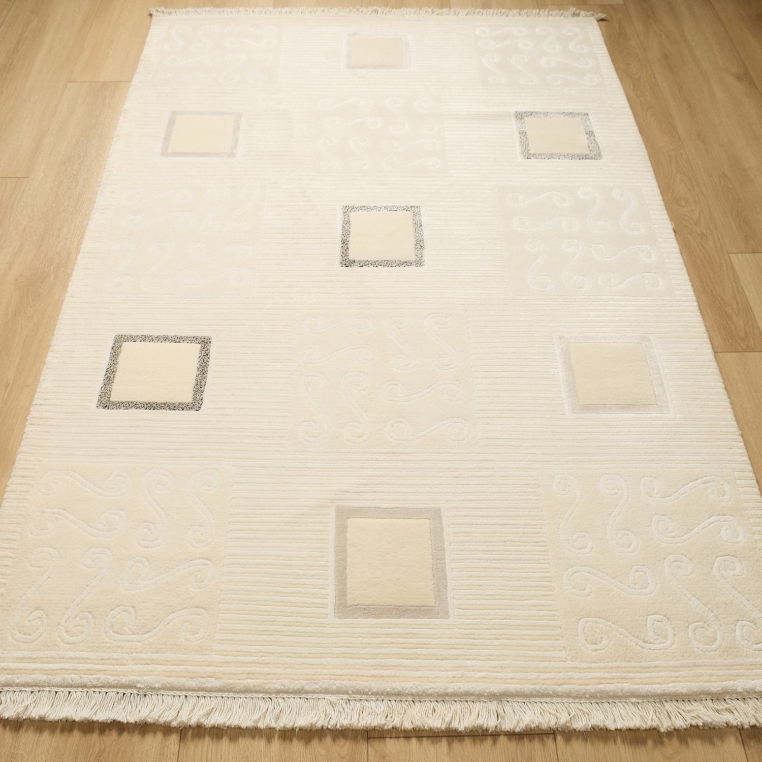 Geometrik Desenli El Dokuma Halı