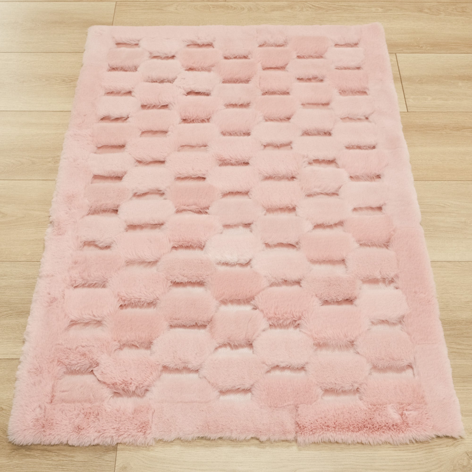 Geometrik Desenli Halı