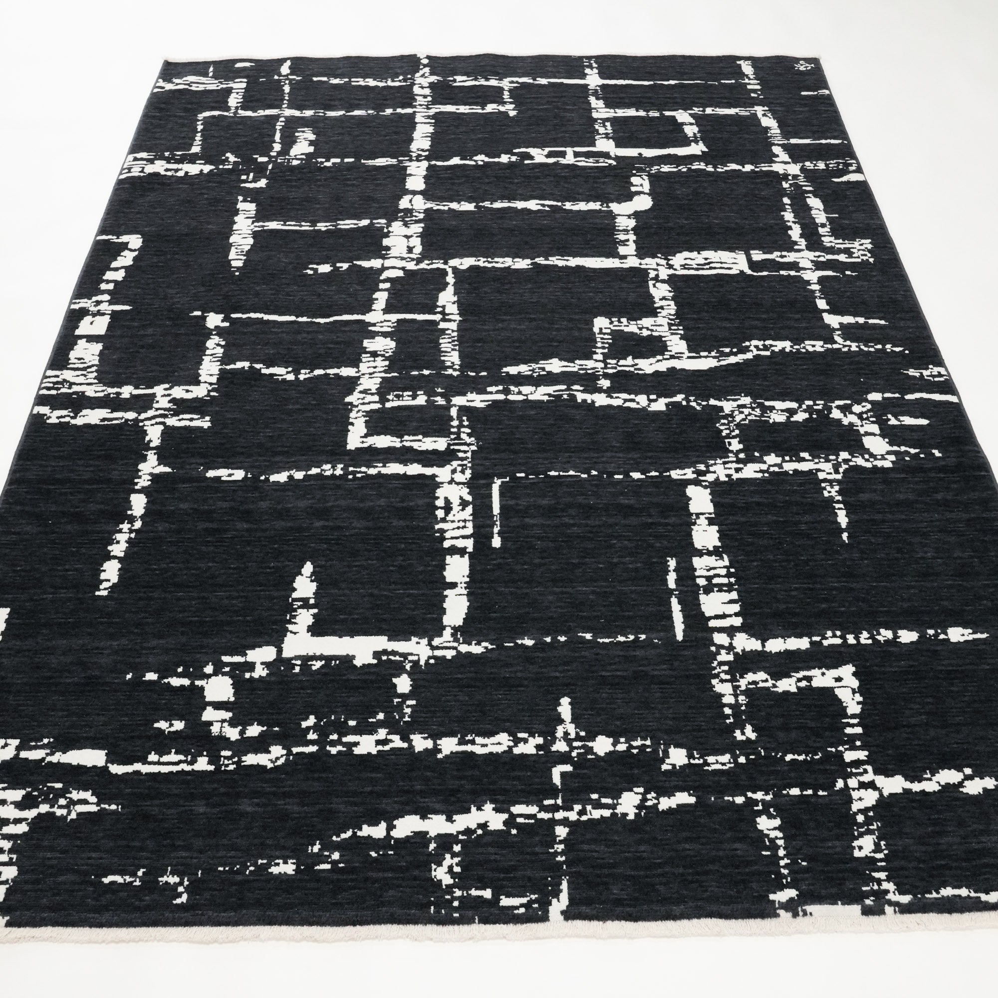 Tempus Serisi Geometrik Desenli Siyah Yün-Pamuk Tezgah Dokuma Halı