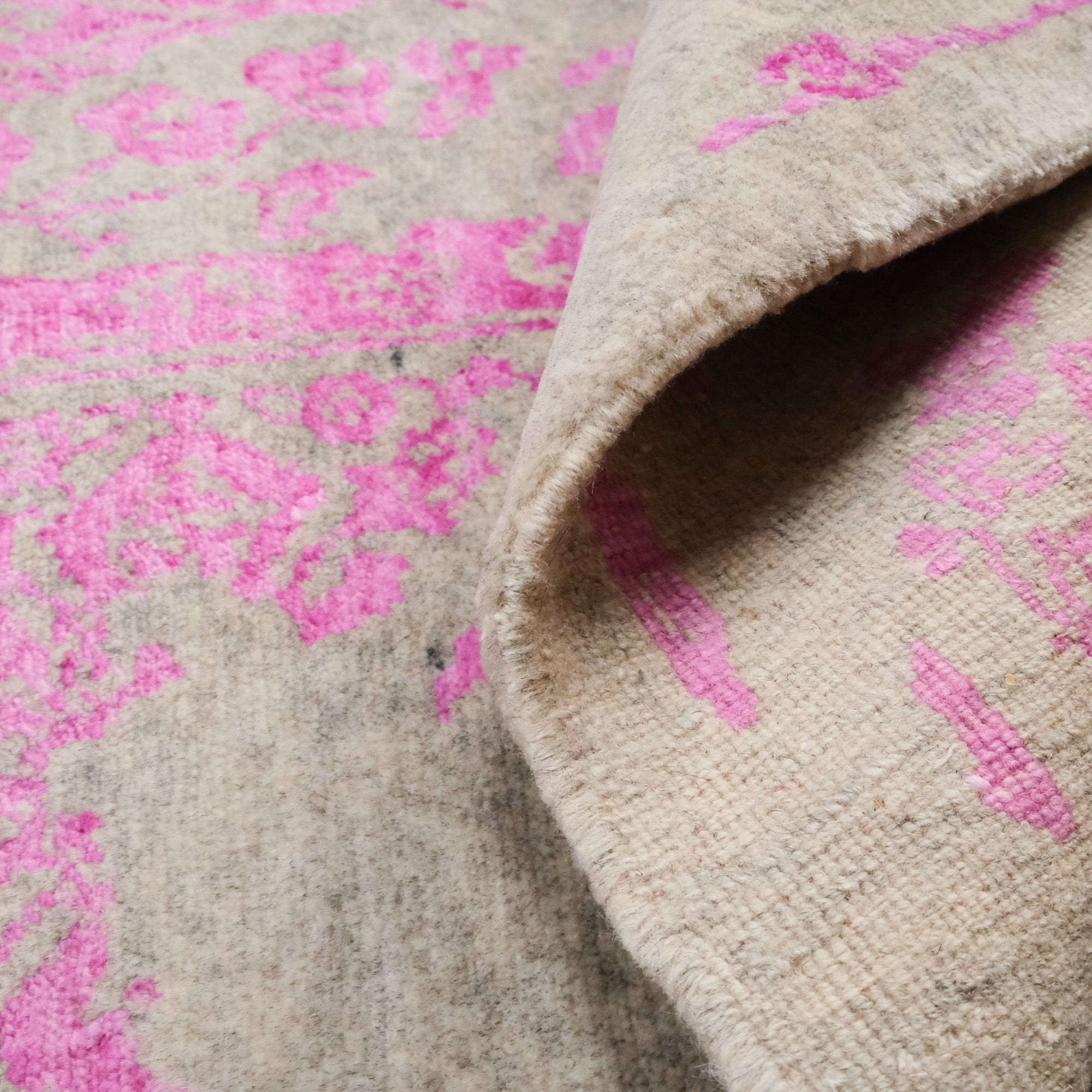 Glaze Series Silk Handwoven Vintage Patterned Pink Rug