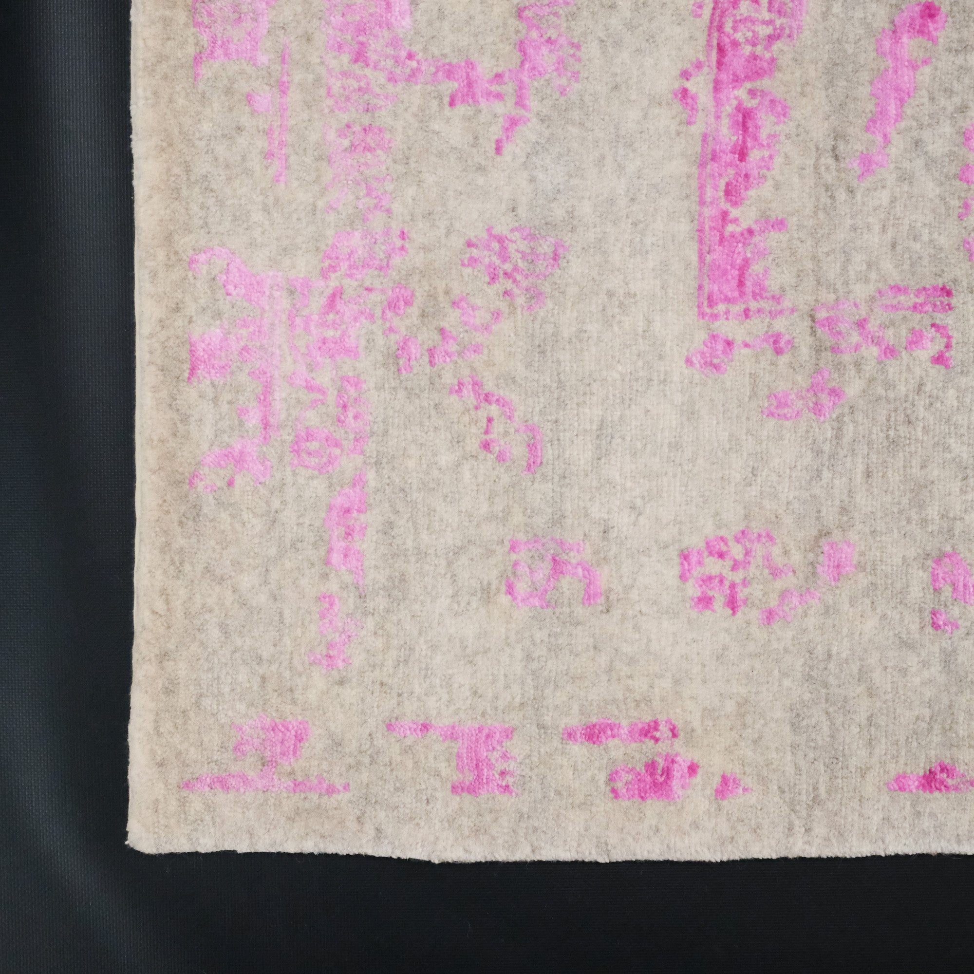 Glaze Series Silk Handwoven Vintage Patterned Pink Rug