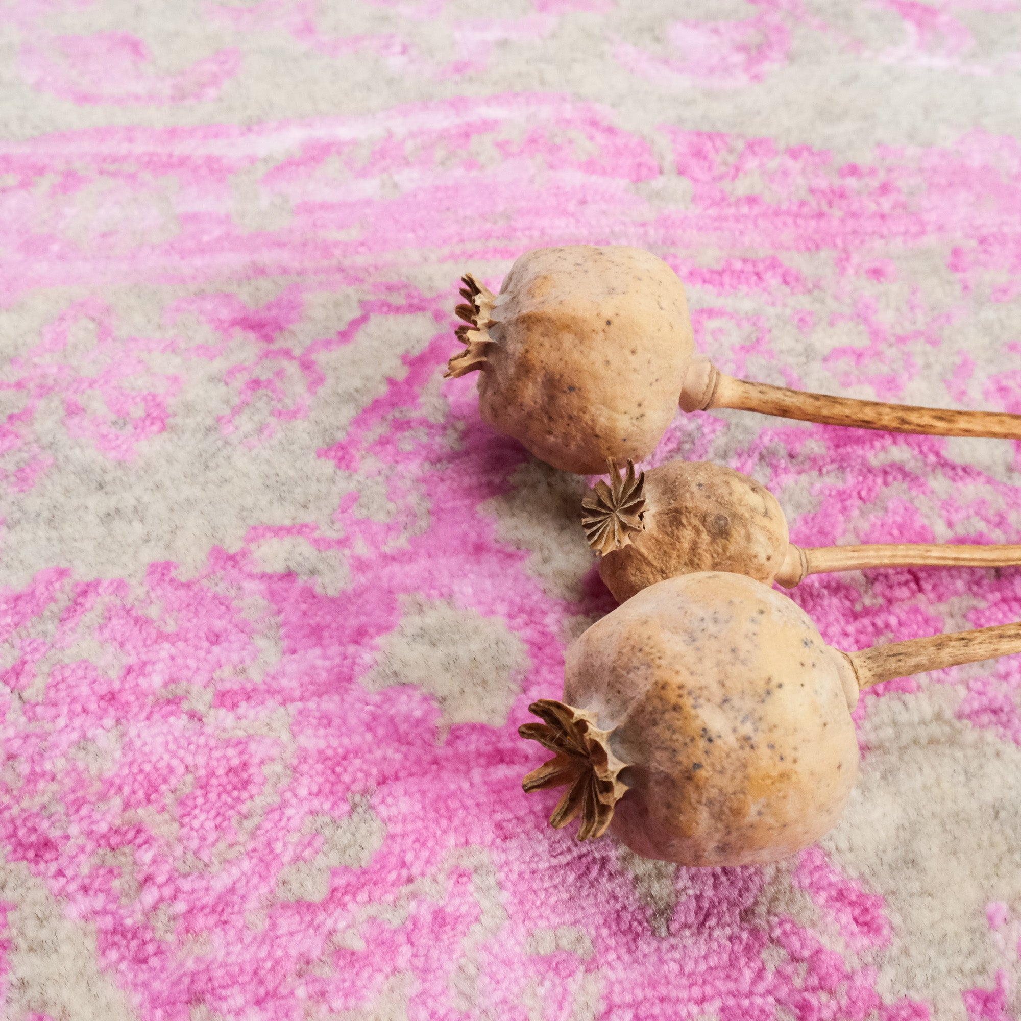 Glaze Series Silk Handwoven Vintage Patterned Pink Rug