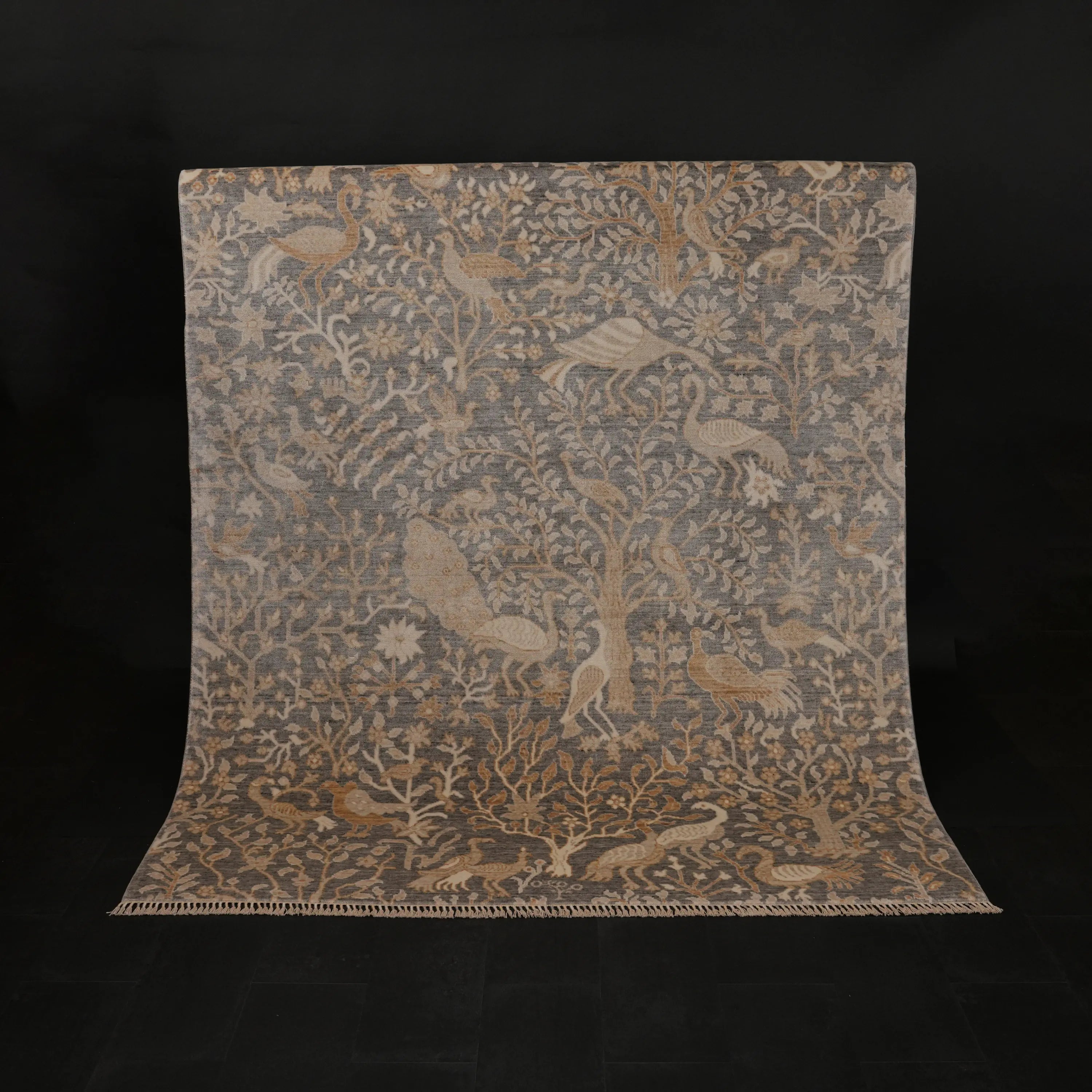 Günyolu Series Floral Patterned Gray Loom-Woven Natural Rug