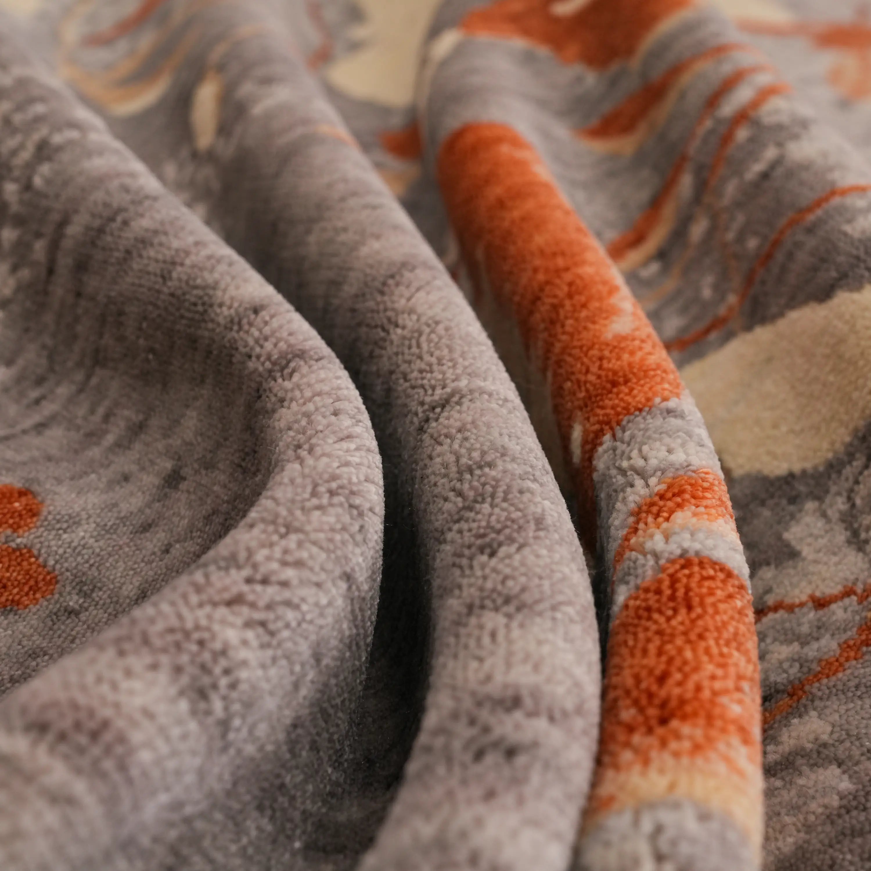 Günyolu Serisi Çiçek Desenli Gri Tezgah Dokuma Doğal Halı