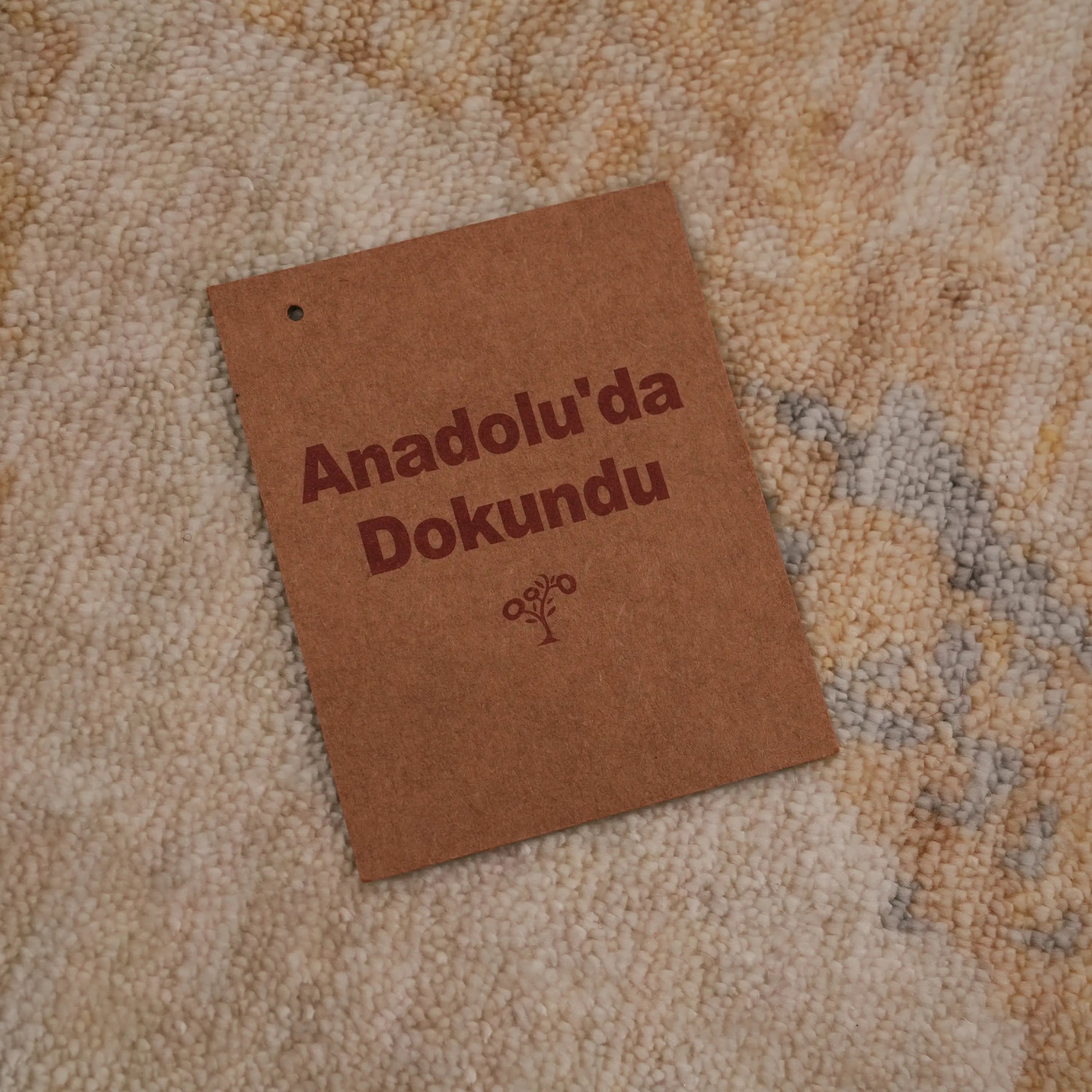 Günyolu Serisi Kemaliye Karanlık Kanyon Desenli Bej Tezgah Dokuma Doğal Halı