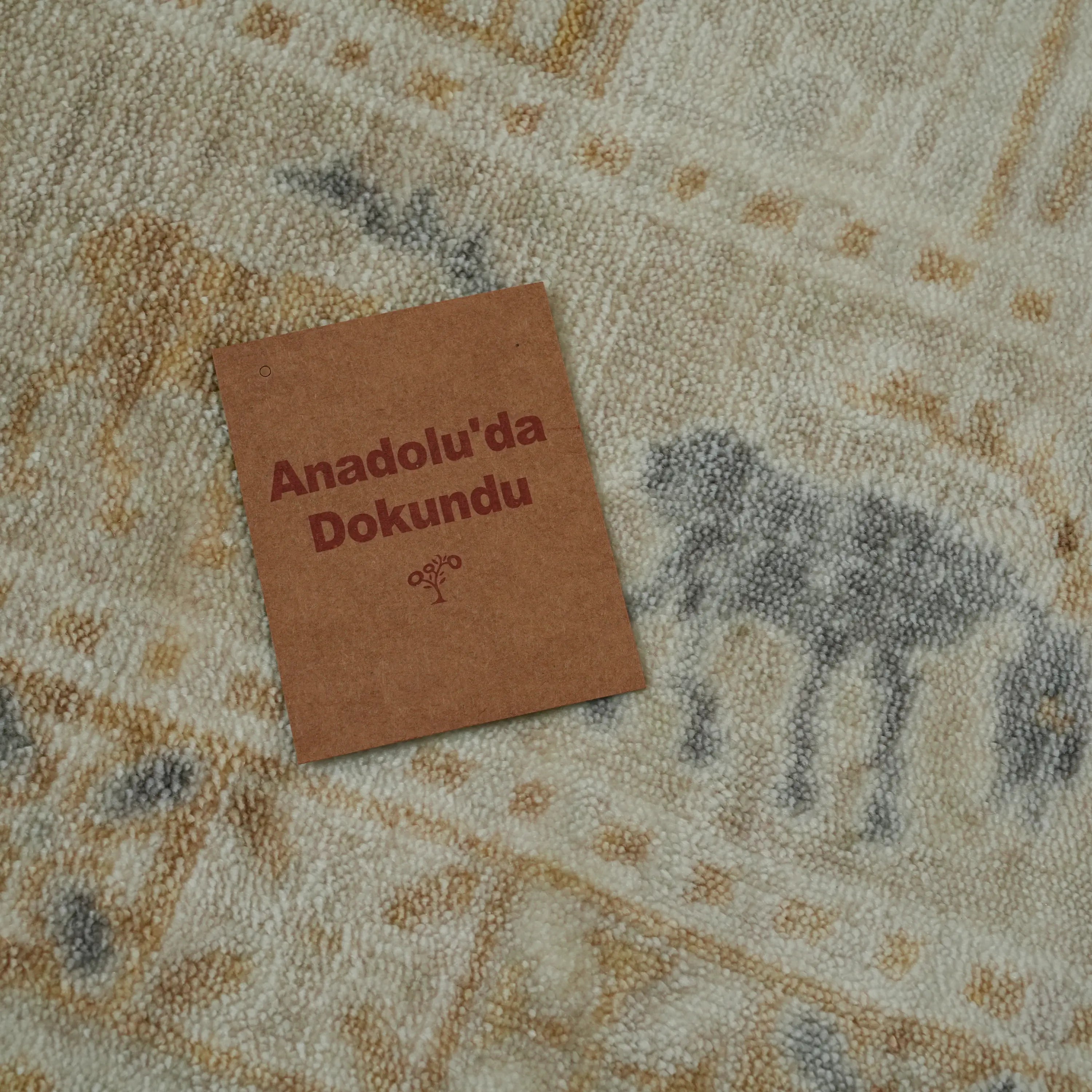 Günyolu Serisi Pazırık Desenli Krem Tencel Tezgah Dokuma Halı