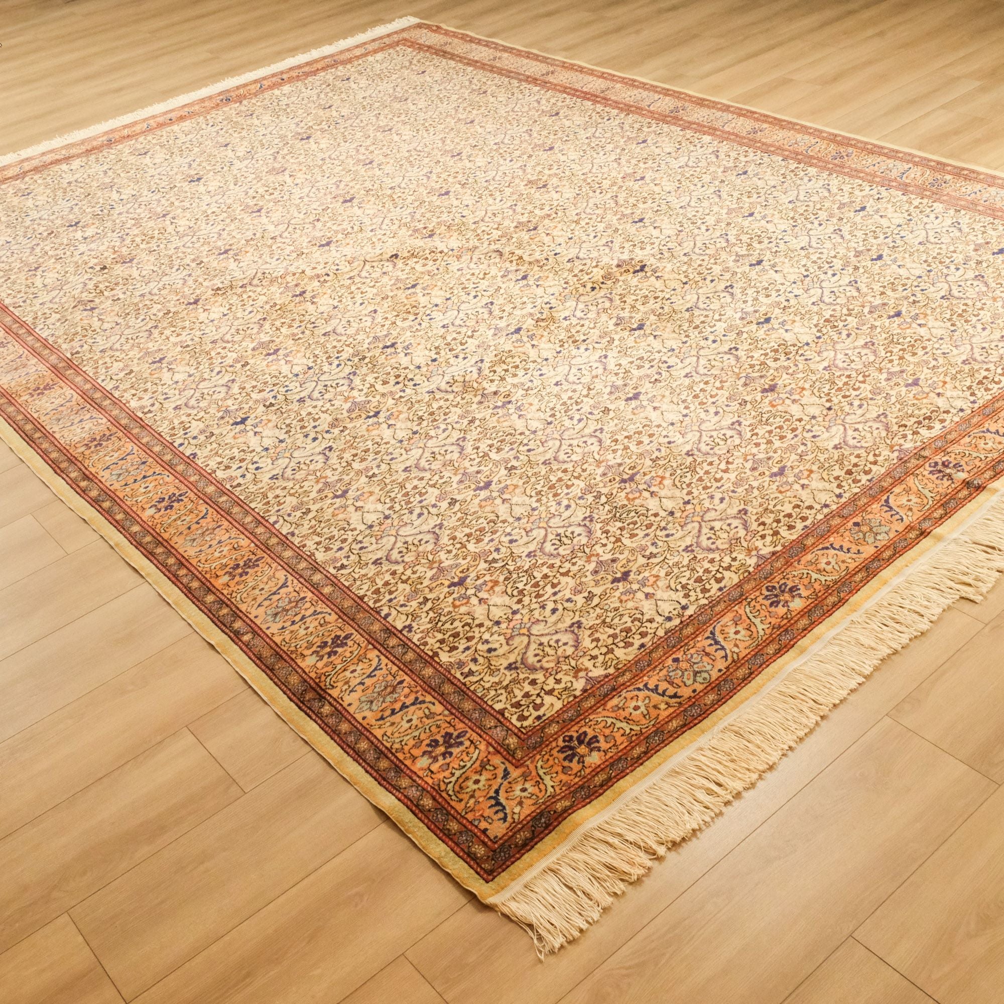 İkinci El Klasik Krem Renk Çiçek Desenli El Dokuma Bünyan Halı